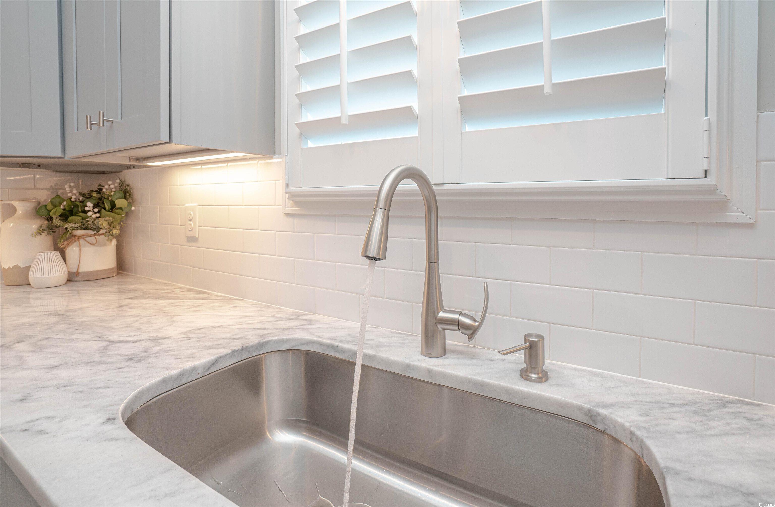 220 Gloucester Way Property Photo 10