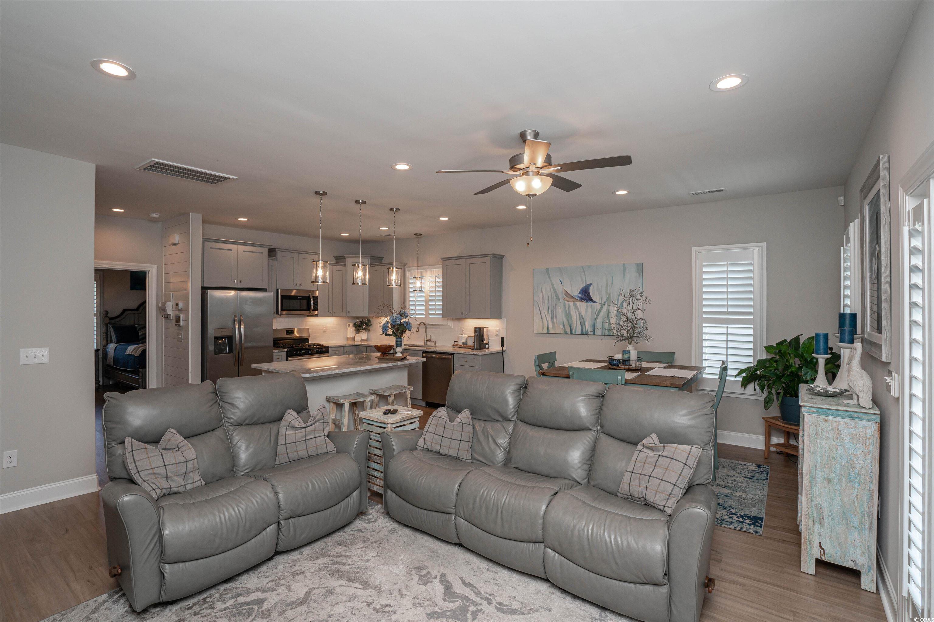 220 Gloucester Way Property Photo 18