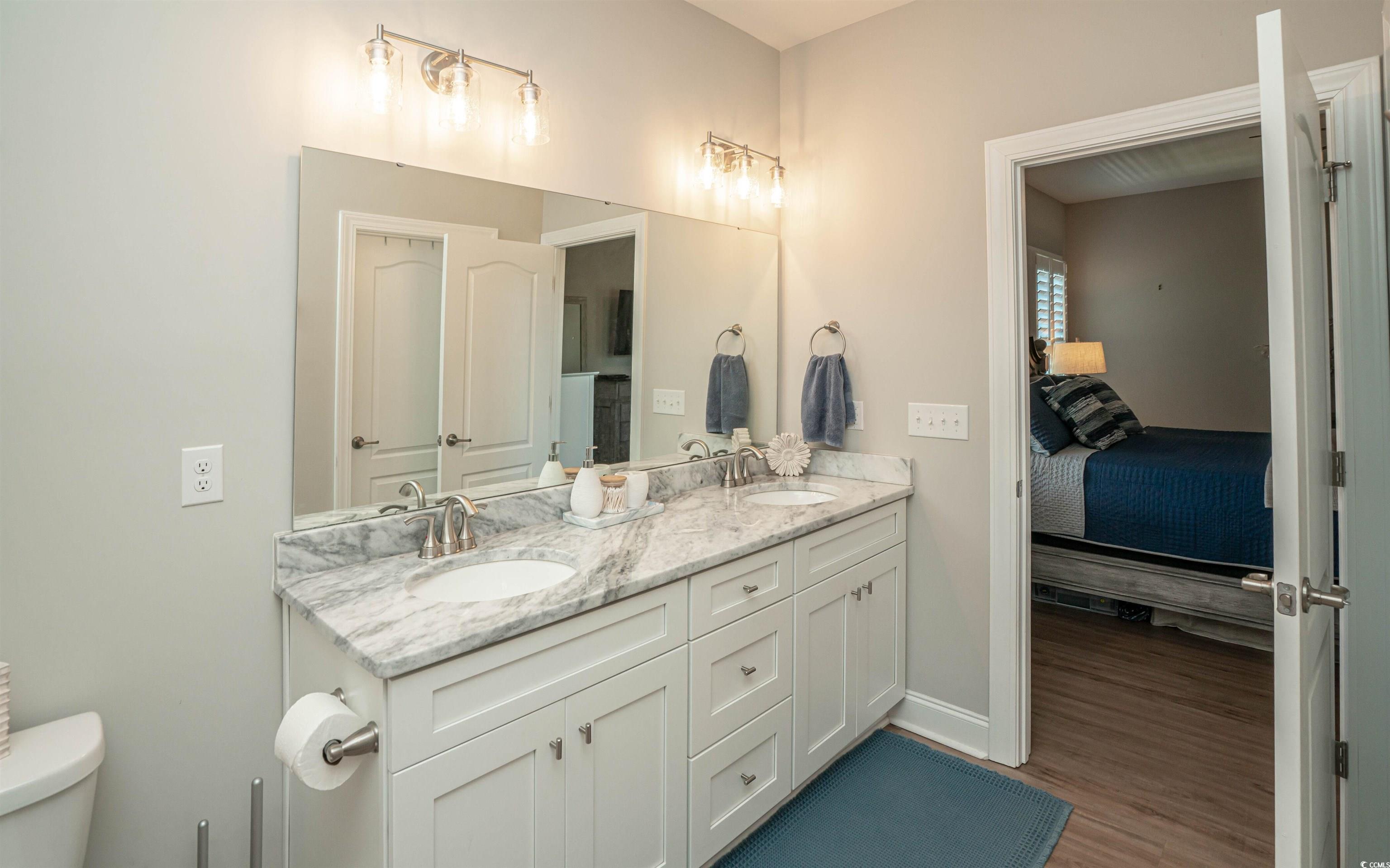 220 Gloucester Way Property Photo 25