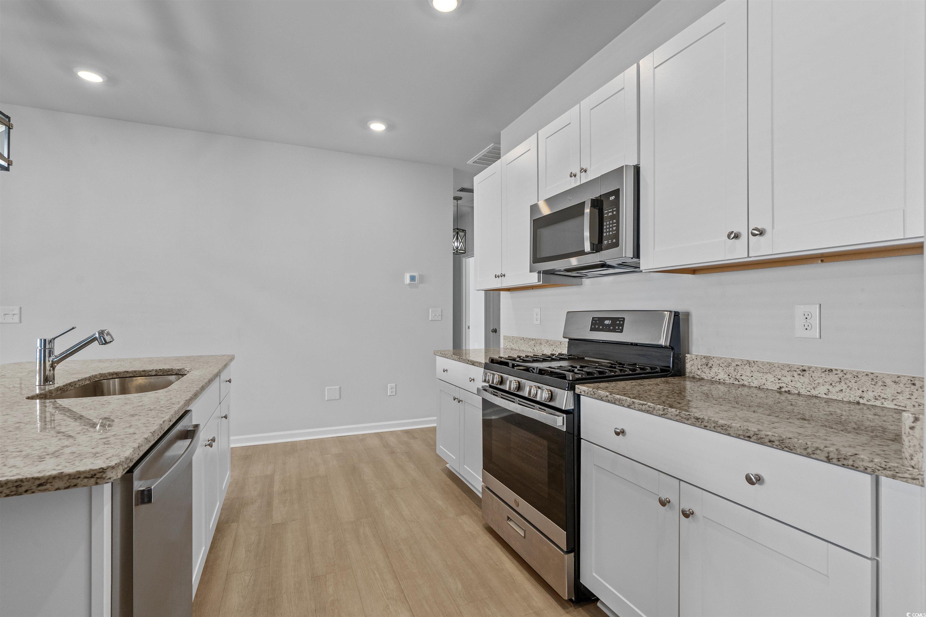 181 Saddle St Property Photo 12