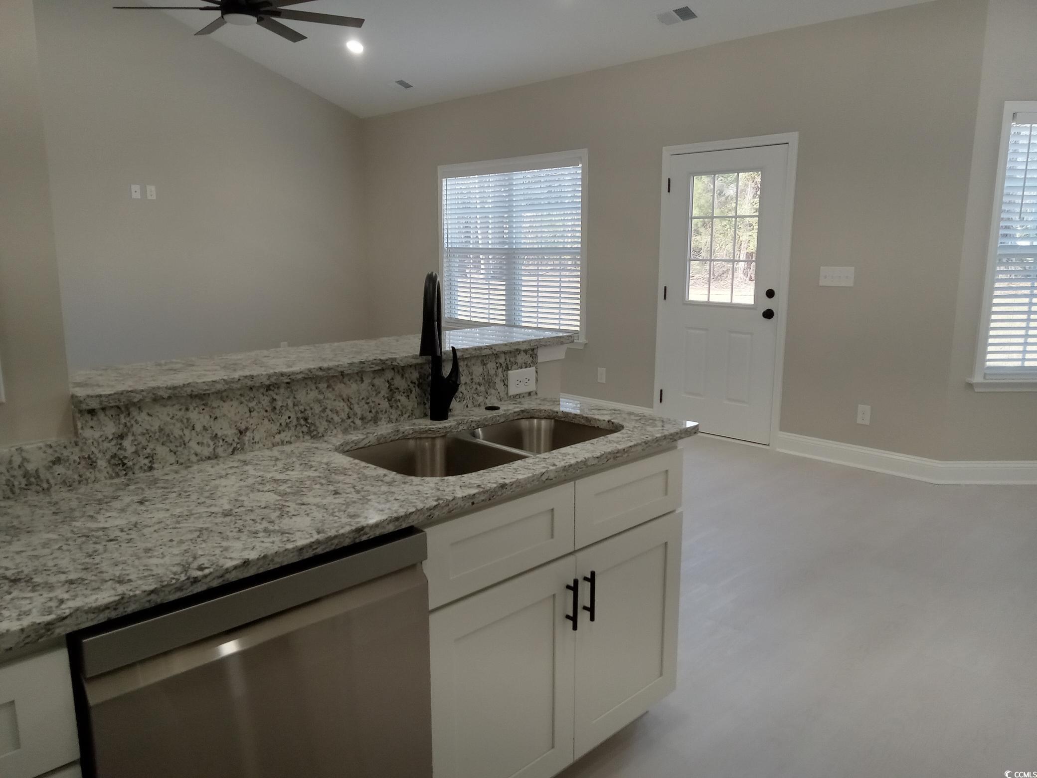 525 Vineland Dr Property Photo 10