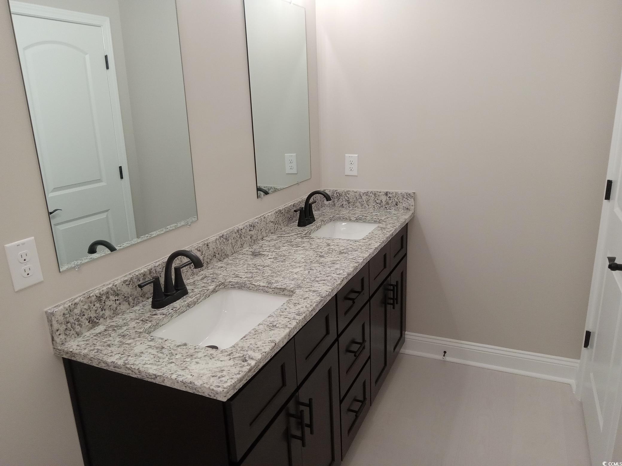 525 Vineland Dr Property Photo 14