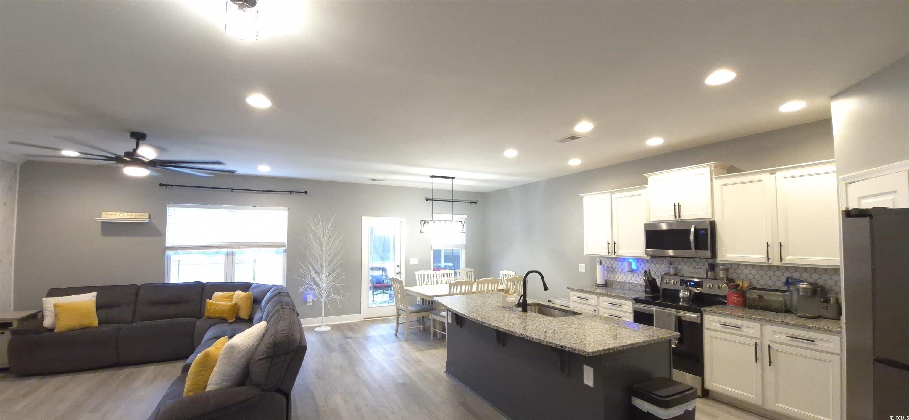 897 Wild Leaf Loop Property Photo 7