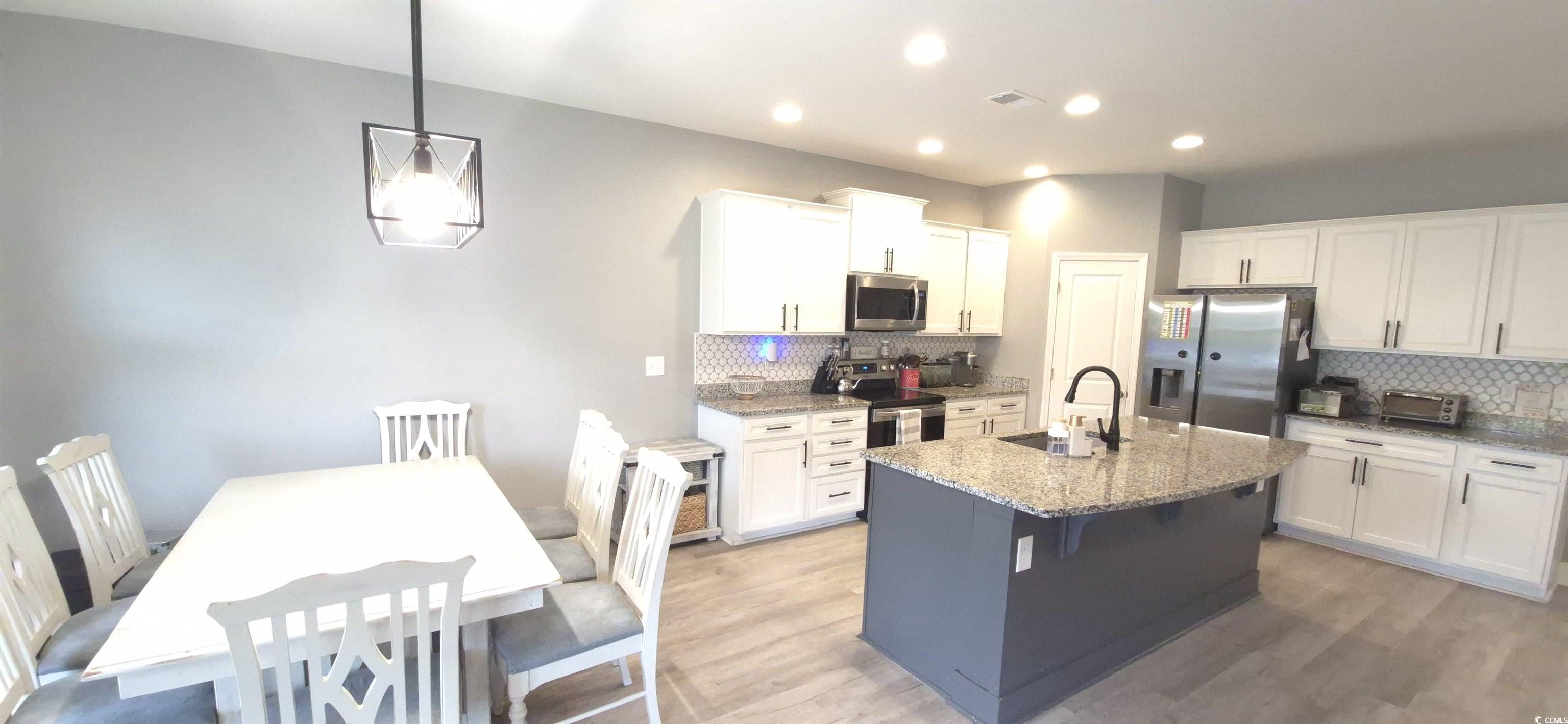 897 Wild Leaf Loop Property Photo 8