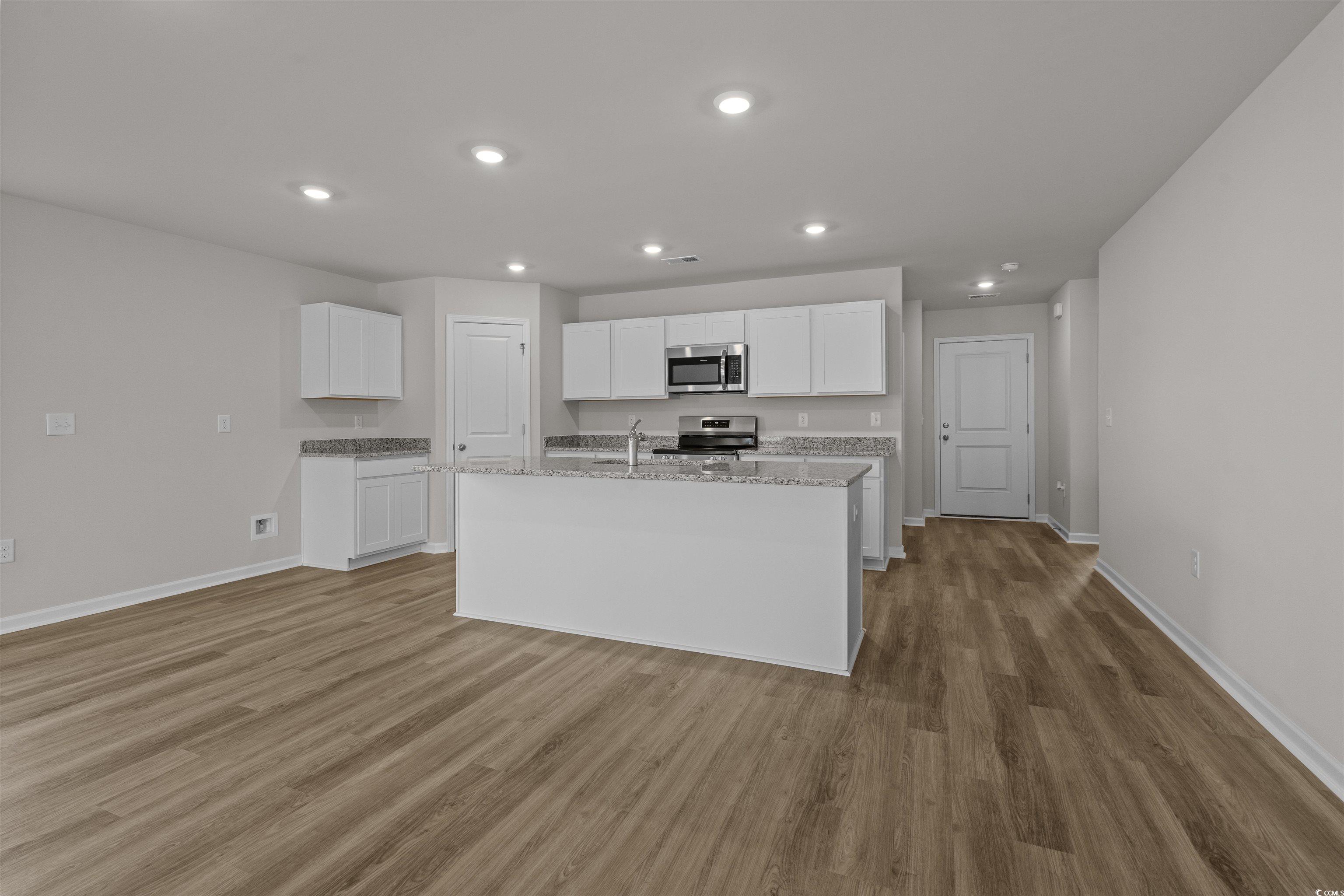 1024 Kinness Dr. Property Photo 6