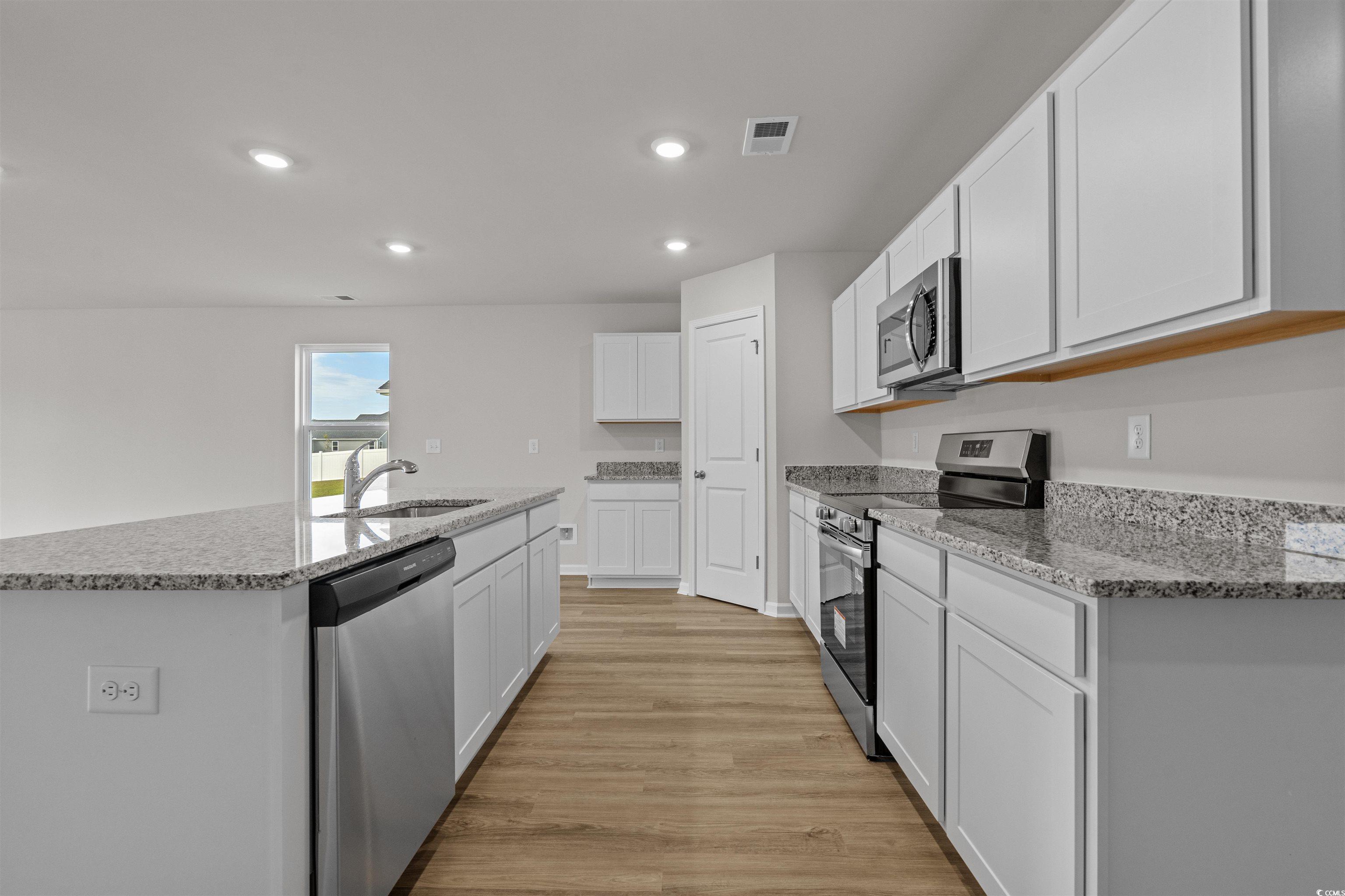 1024 Kinness Dr. Property Photo 9