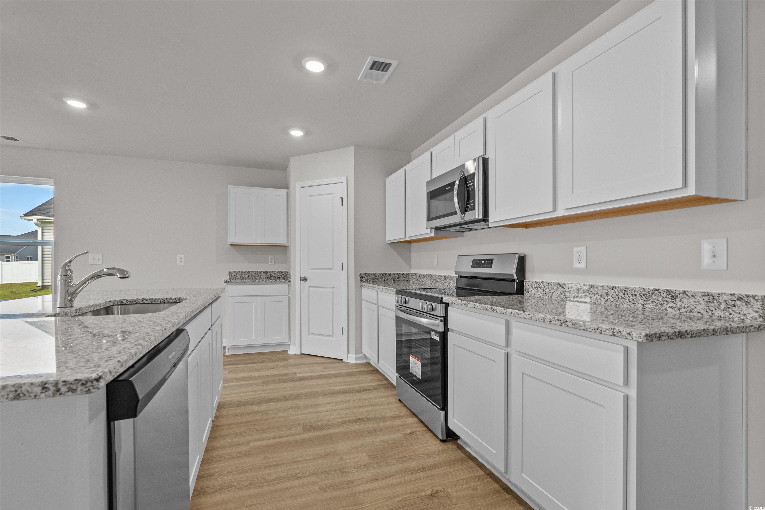 1024 Kinness Dr. Property Photo 12