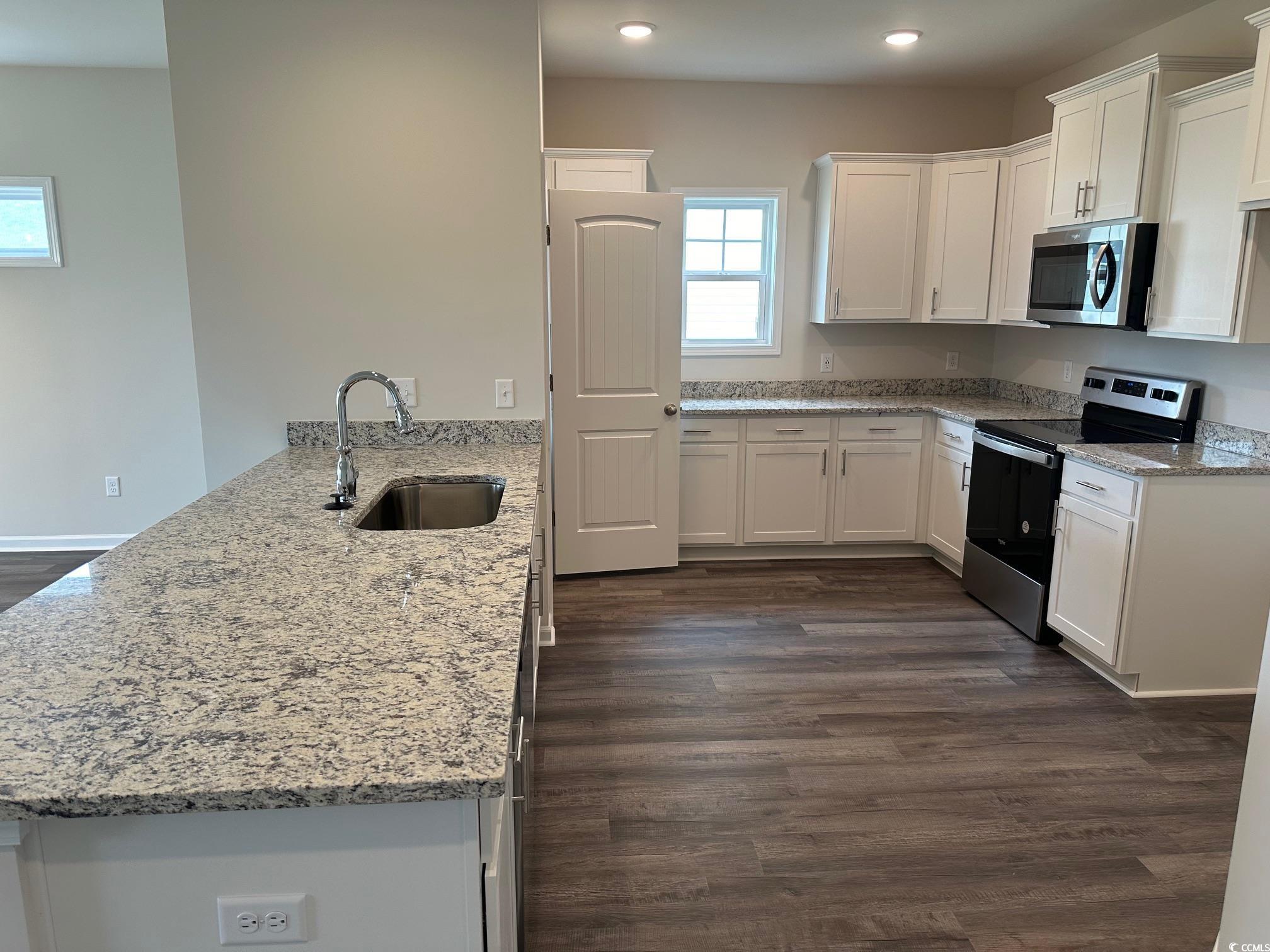 484 Honeyhill Loop Property Photo 9