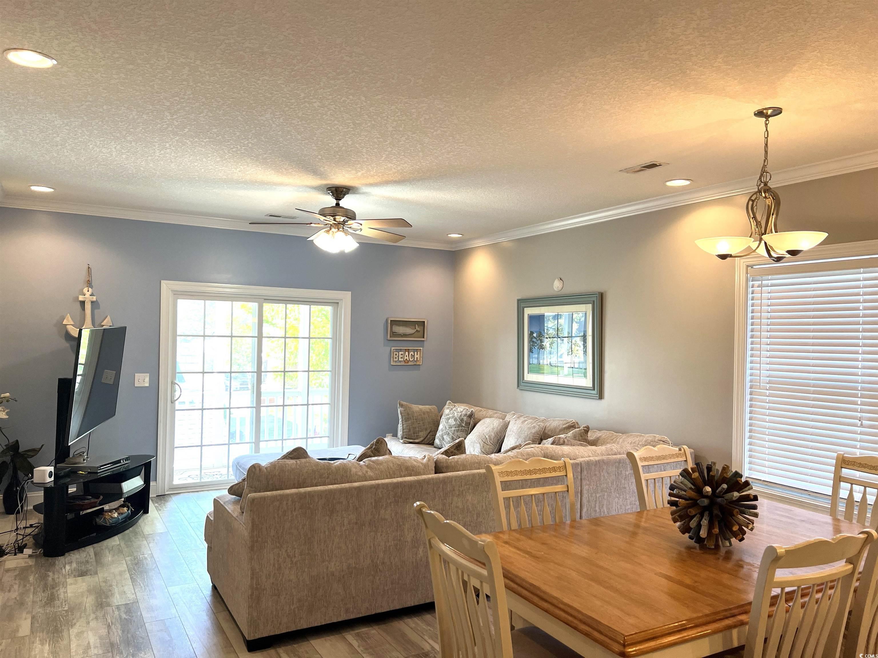 1516 Edge Dr. Property Photo 4