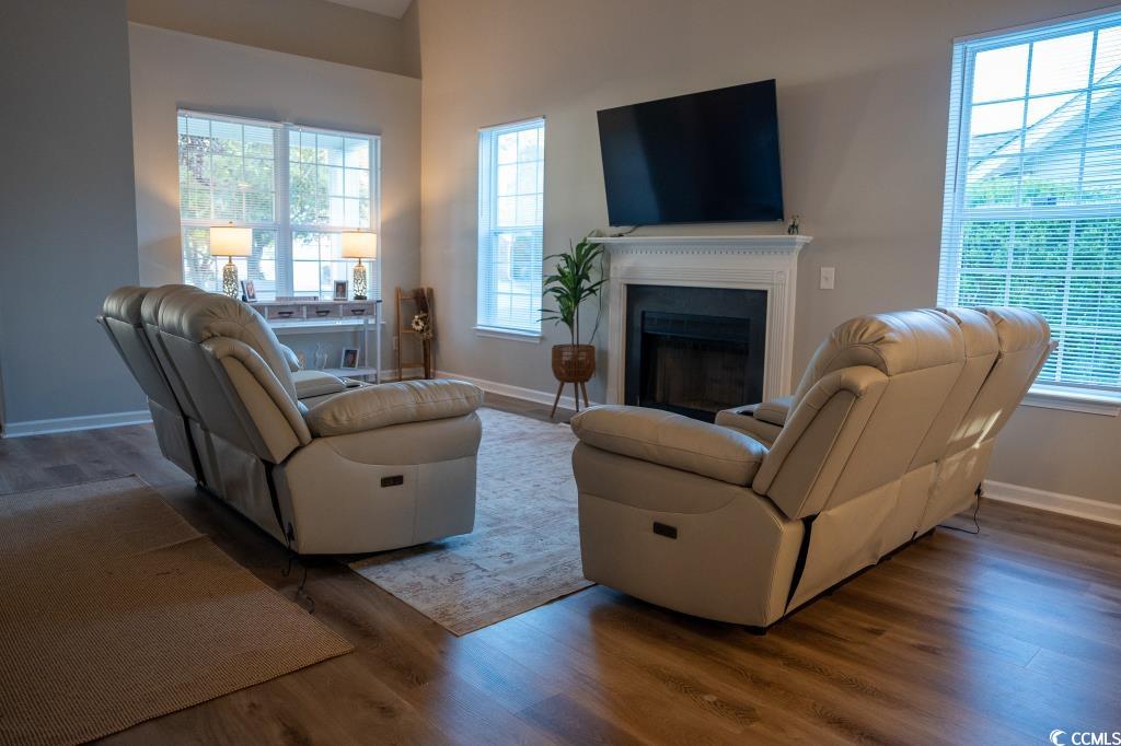 2039 Chadbury Ln. Property Photo 3