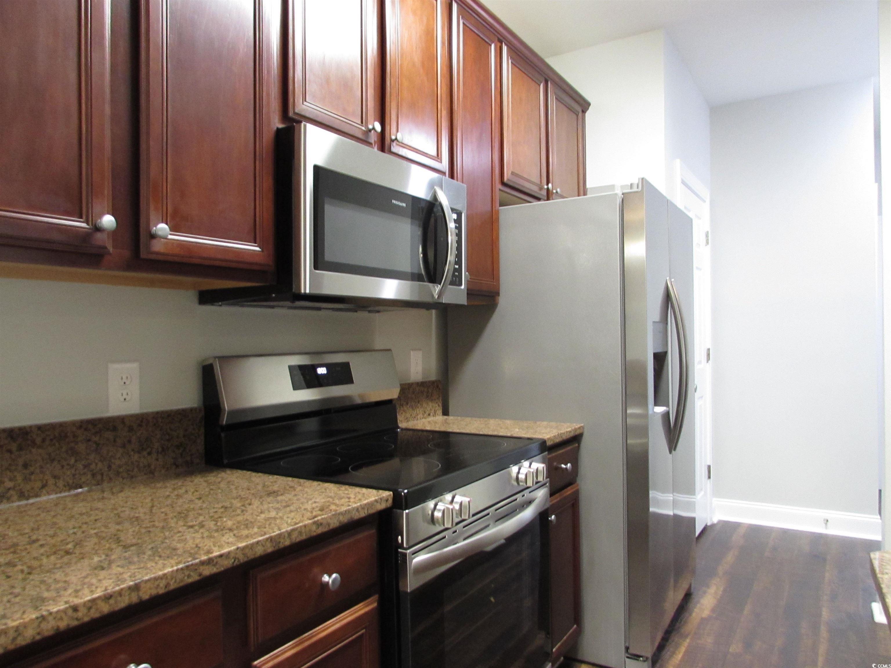 2013 Silvercrest Dr. Property Photo 17