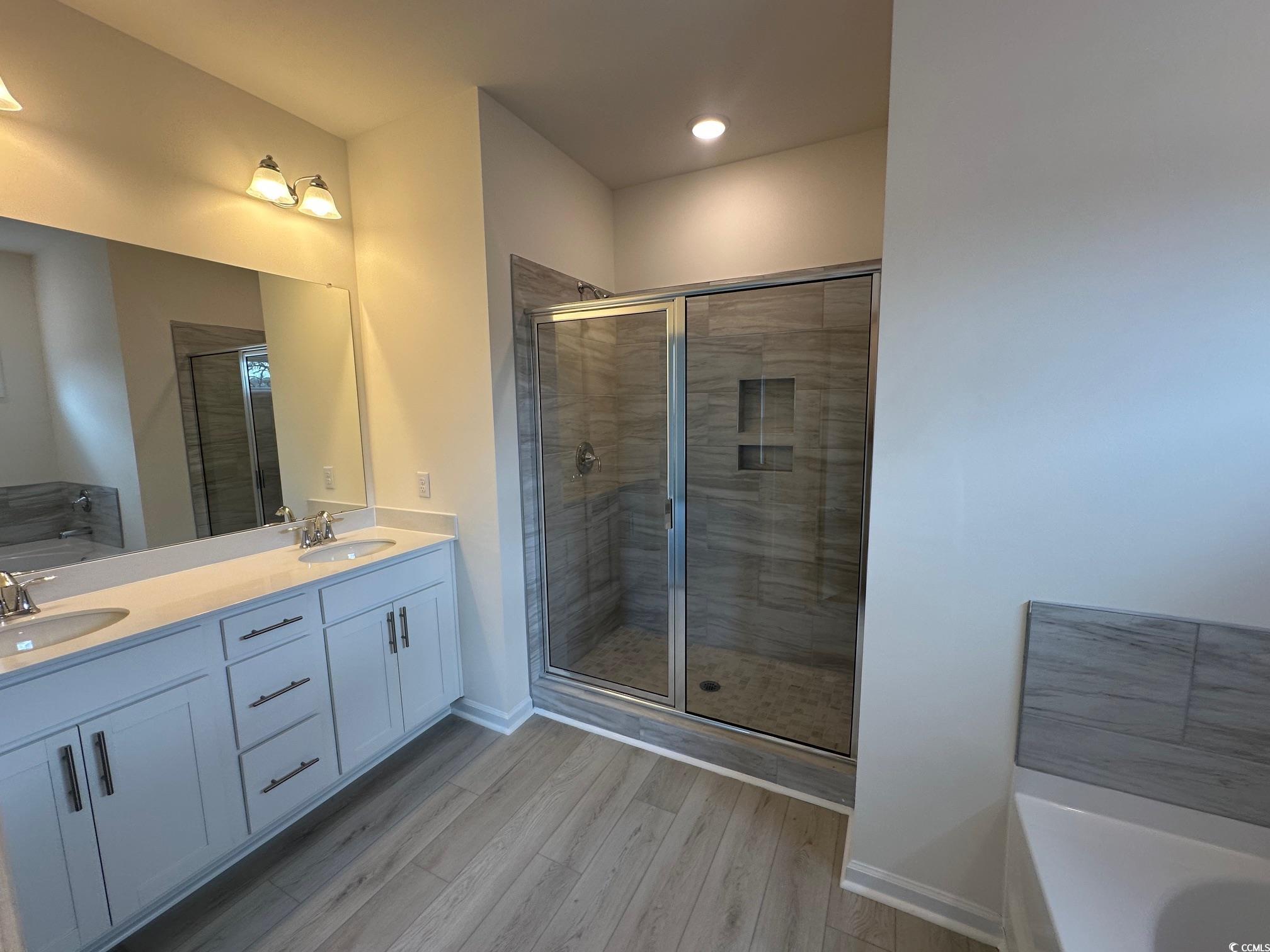 553 Honeyhill Loop Property Photo 13