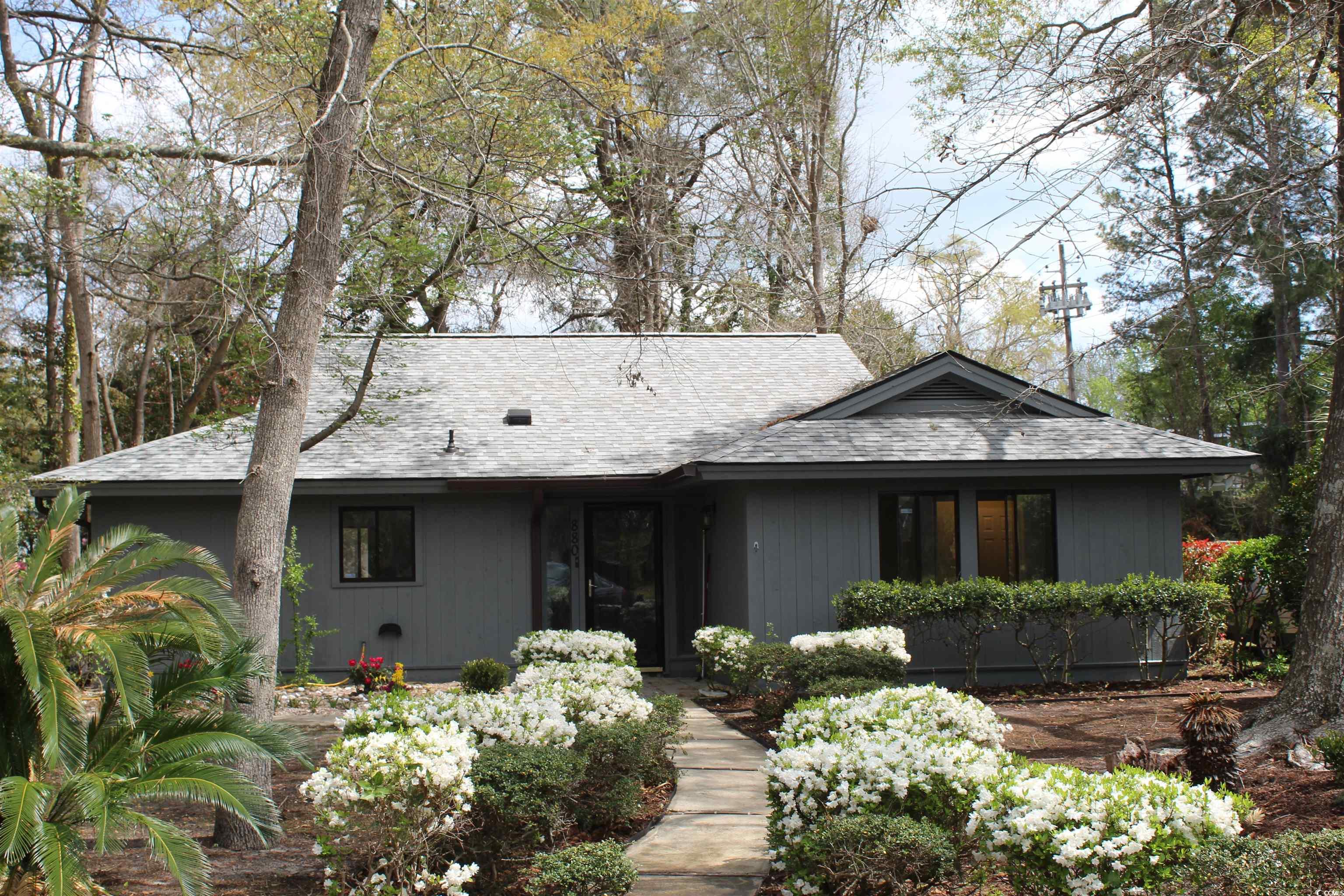 880 Briarwood Dr. Property Photo