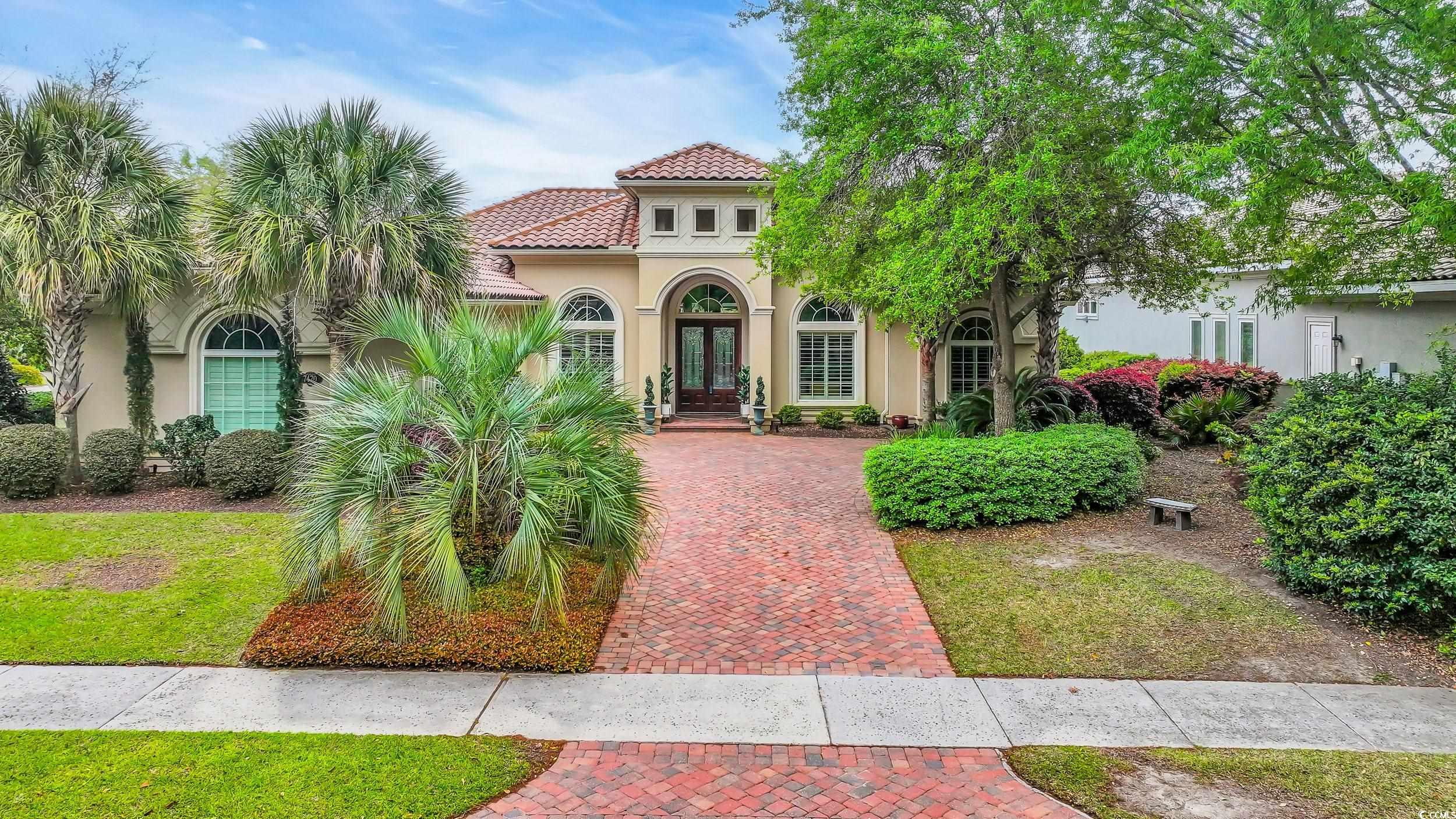 7470 Seville Dr. Property Photo