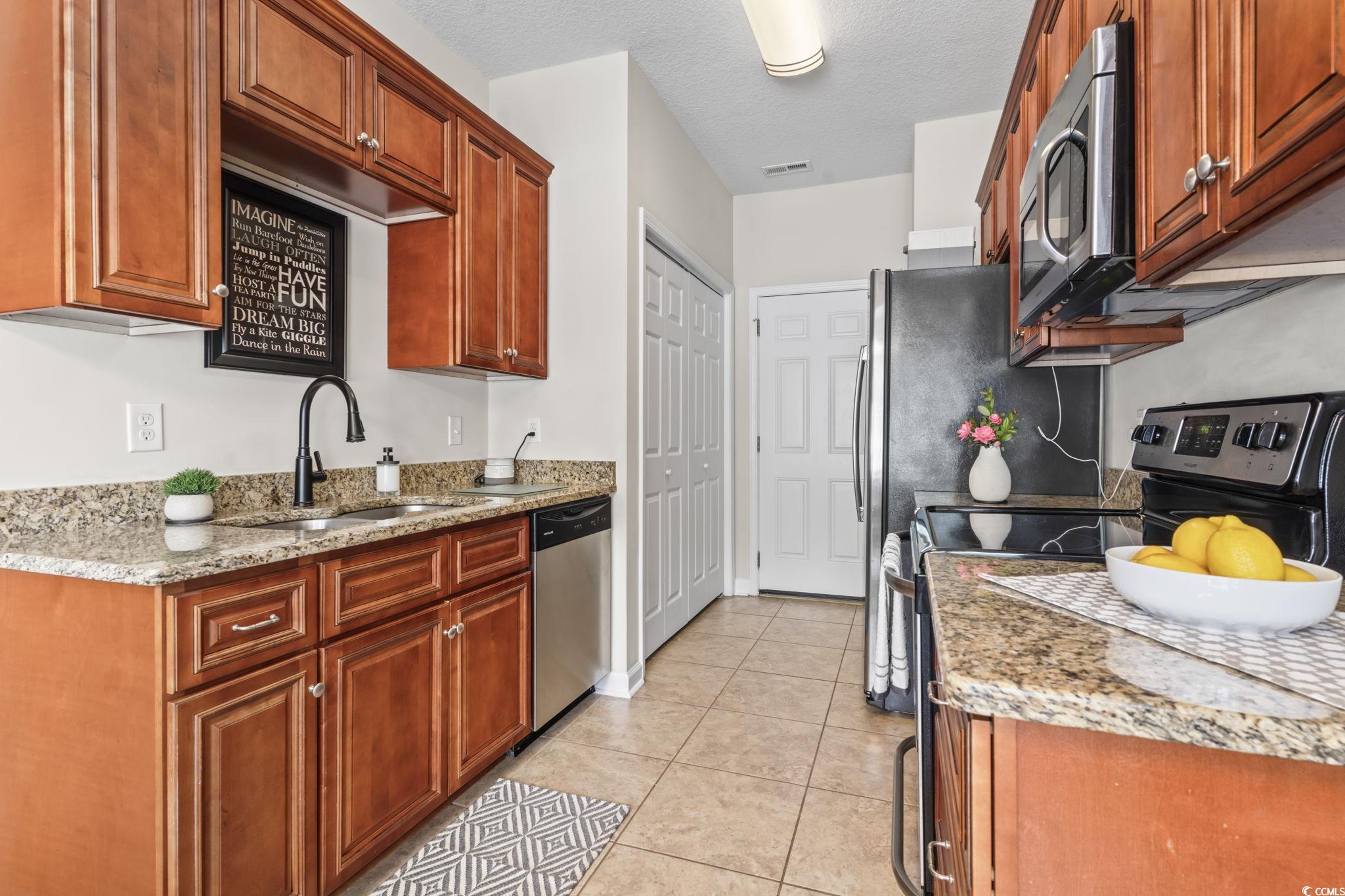 925 Oglethorpe Dr. Property Photo 20