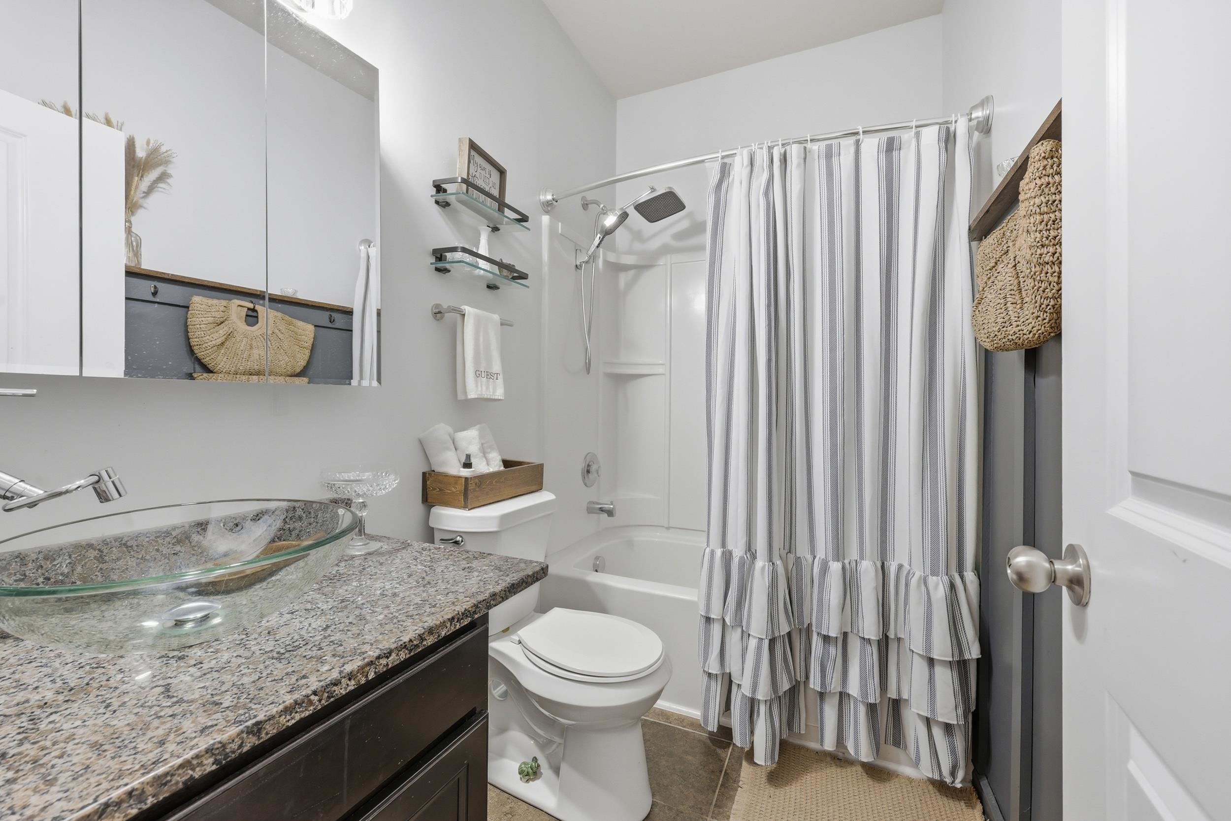 1093 Balmore Dr. Property Photo 11