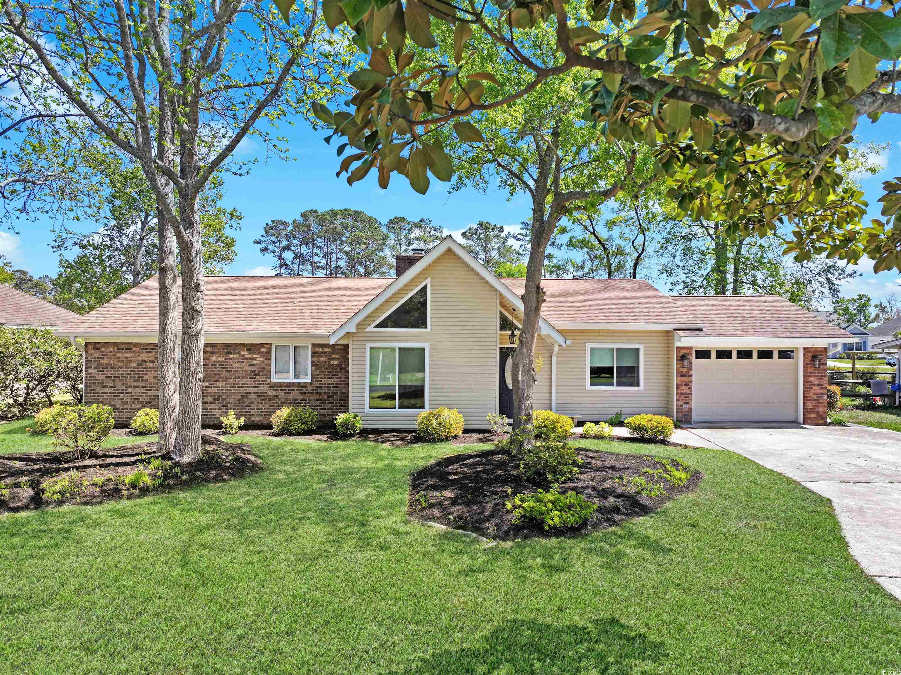 584 Circle Dr. Property Photo