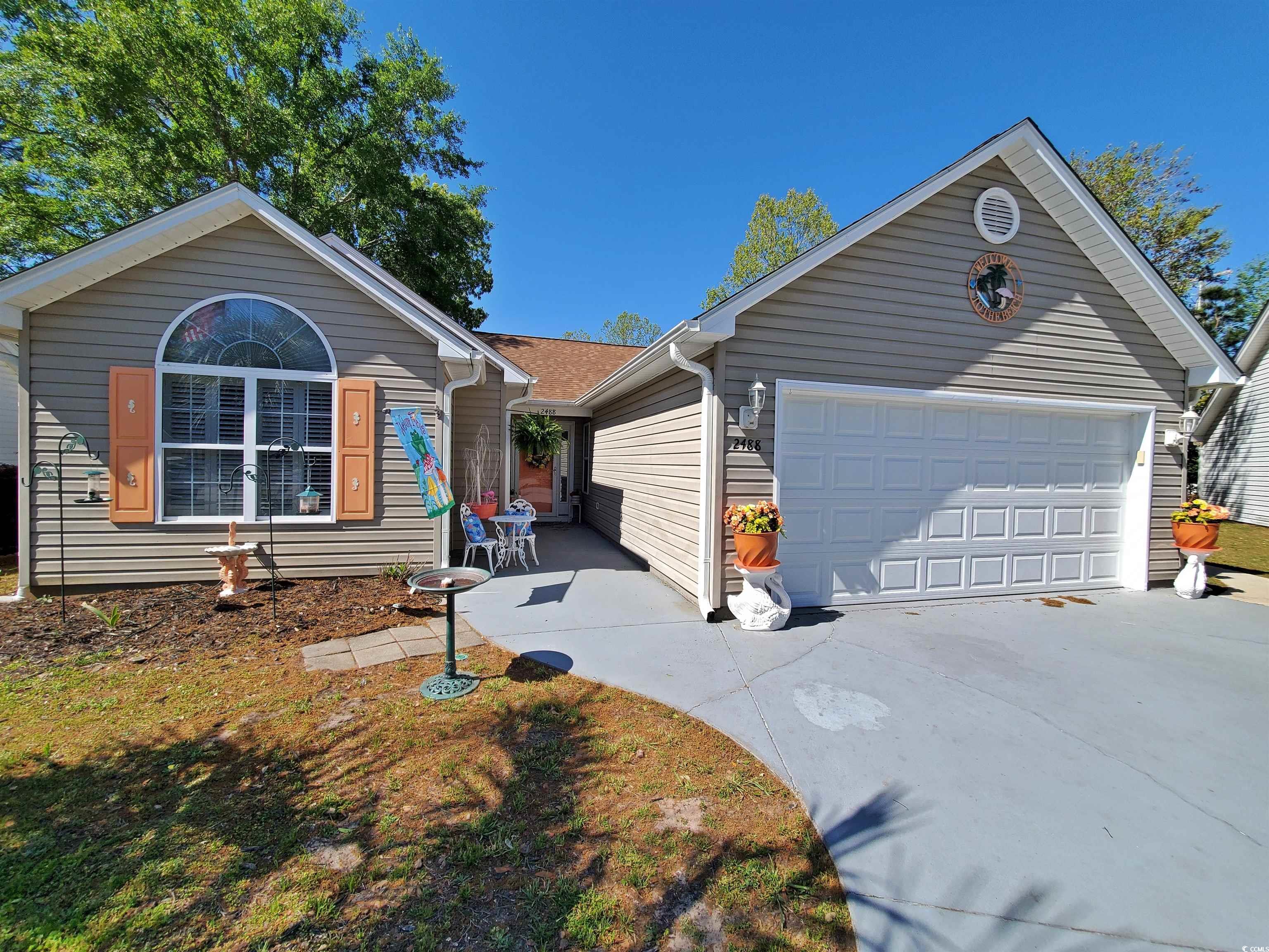 2488 Oriole Dr. Property Photo 2