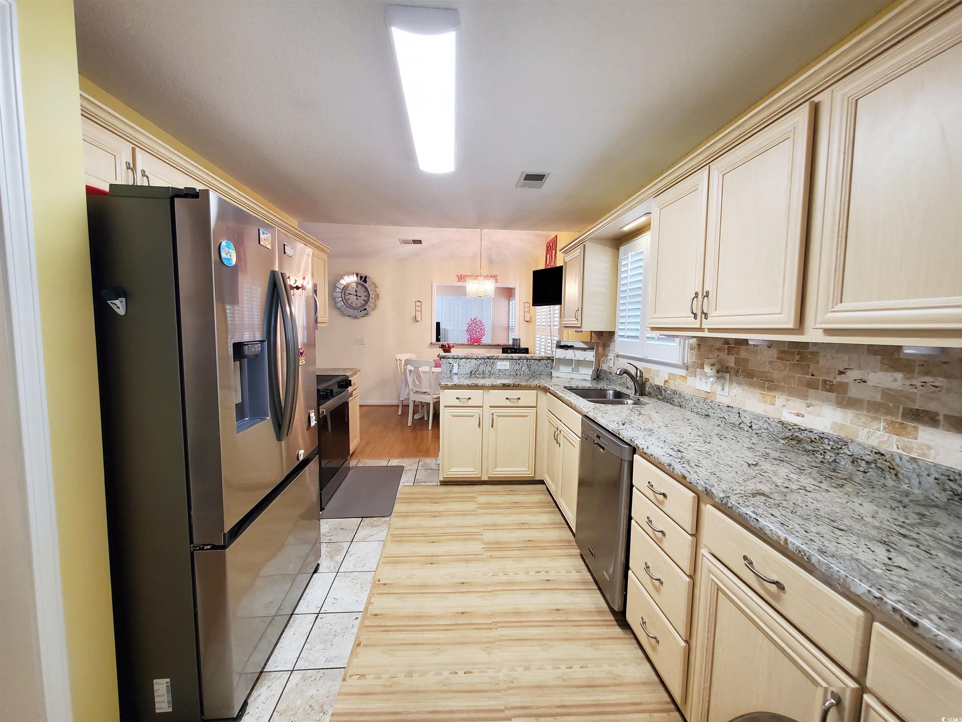 2488 Oriole Dr. Property Photo 13