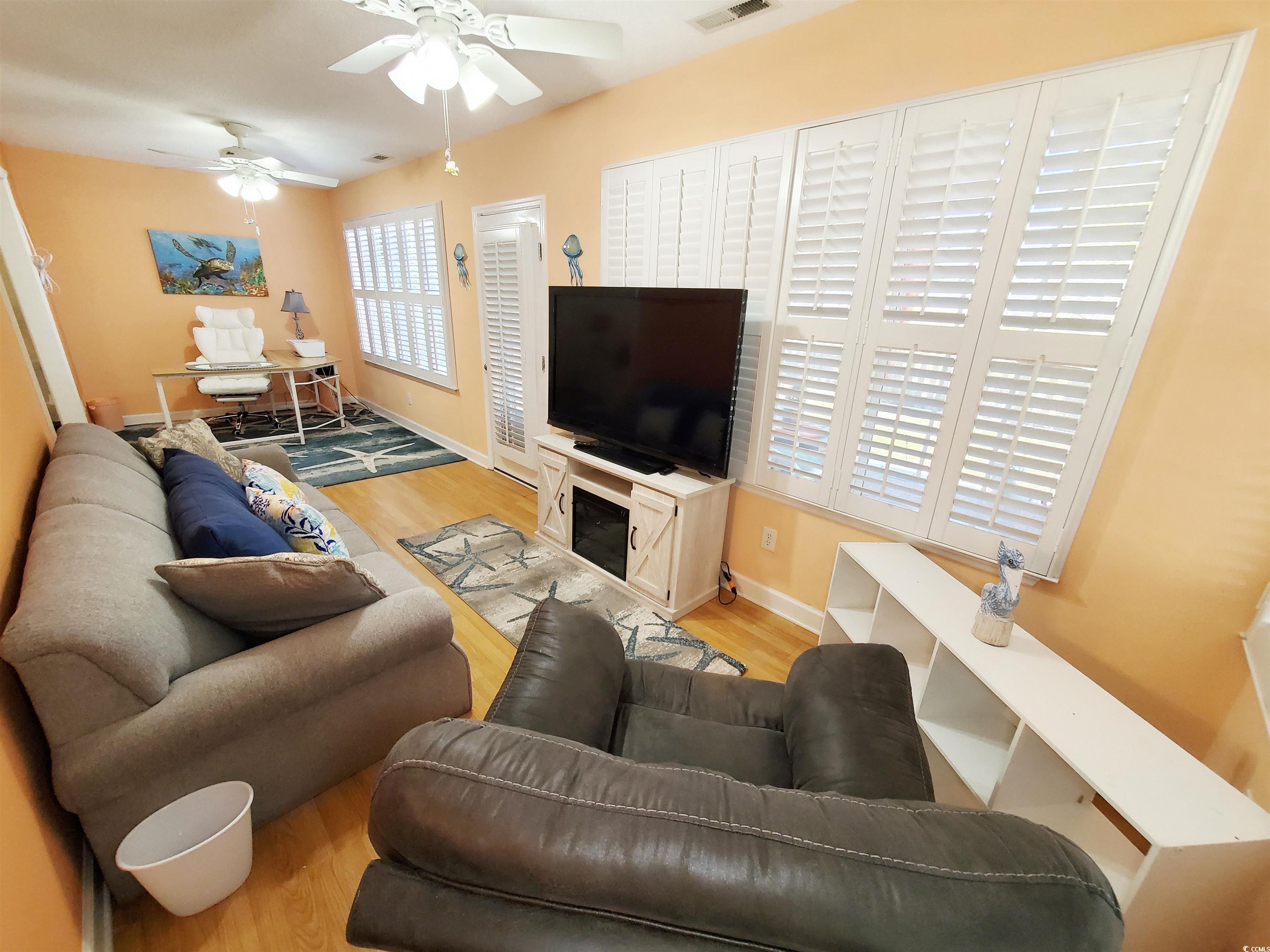 2488 Oriole Dr. Property Photo 21