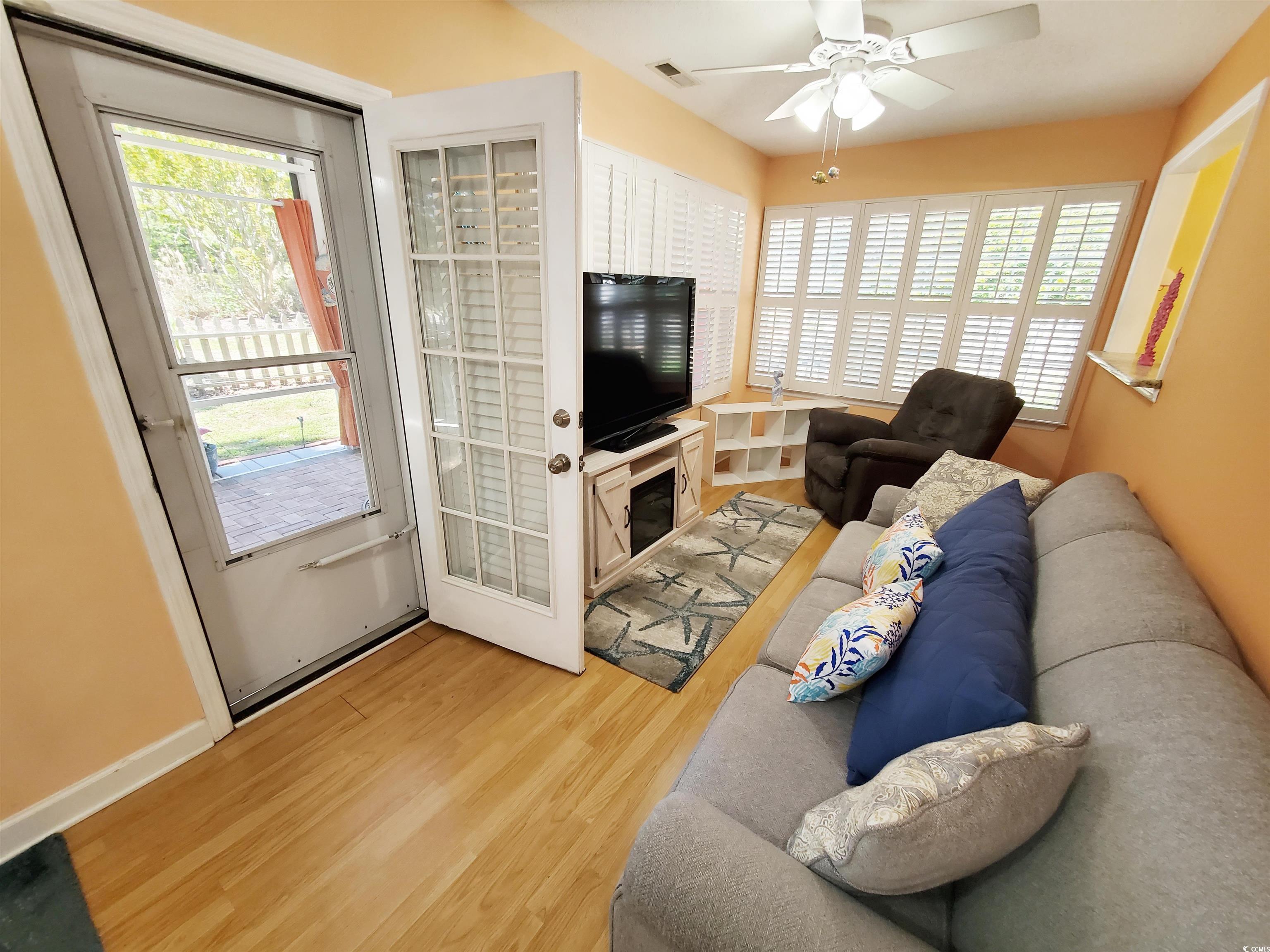 2488 Oriole Dr. Property Photo 22