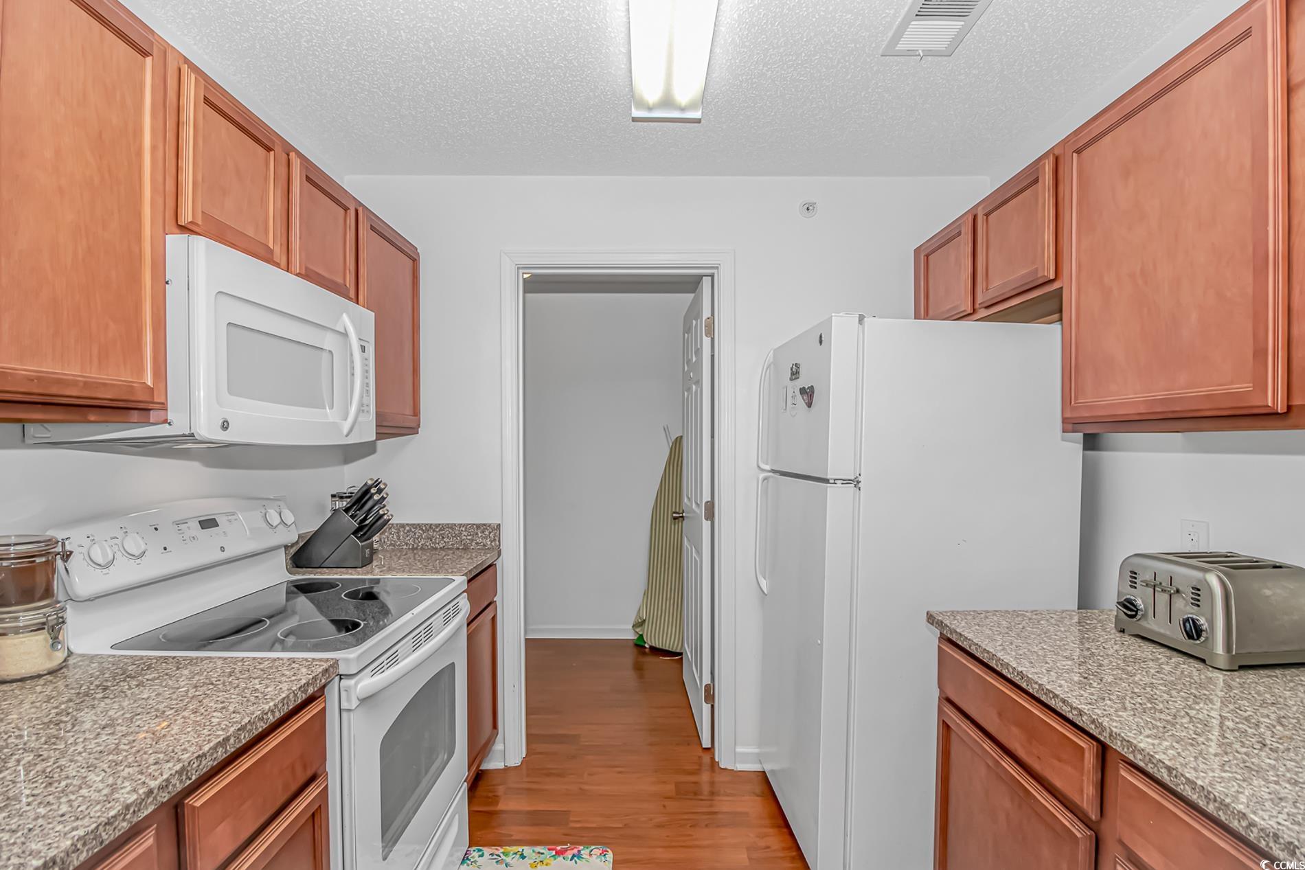 4913 Twin Pond Ct. Property Photo 5