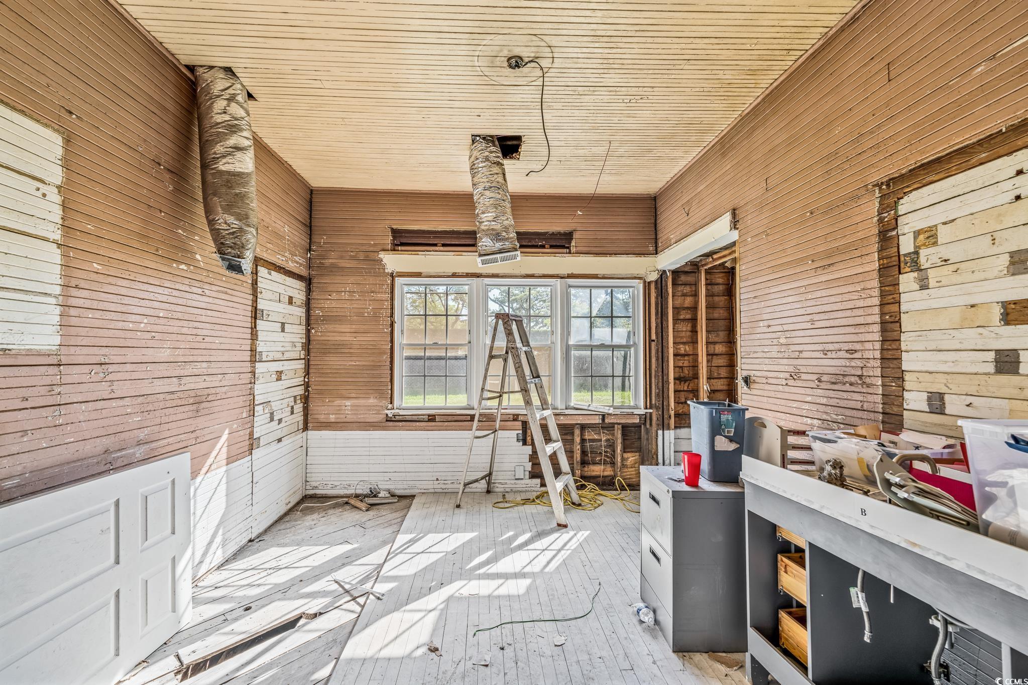 213 Dozier St. Property Photo 8