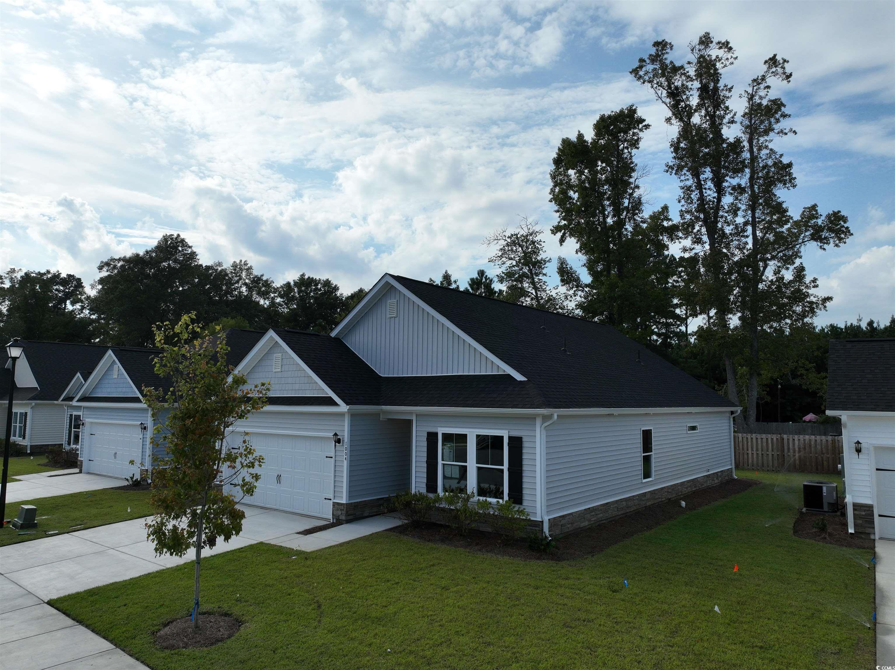 1052 Moen Loop Property Photo 2
