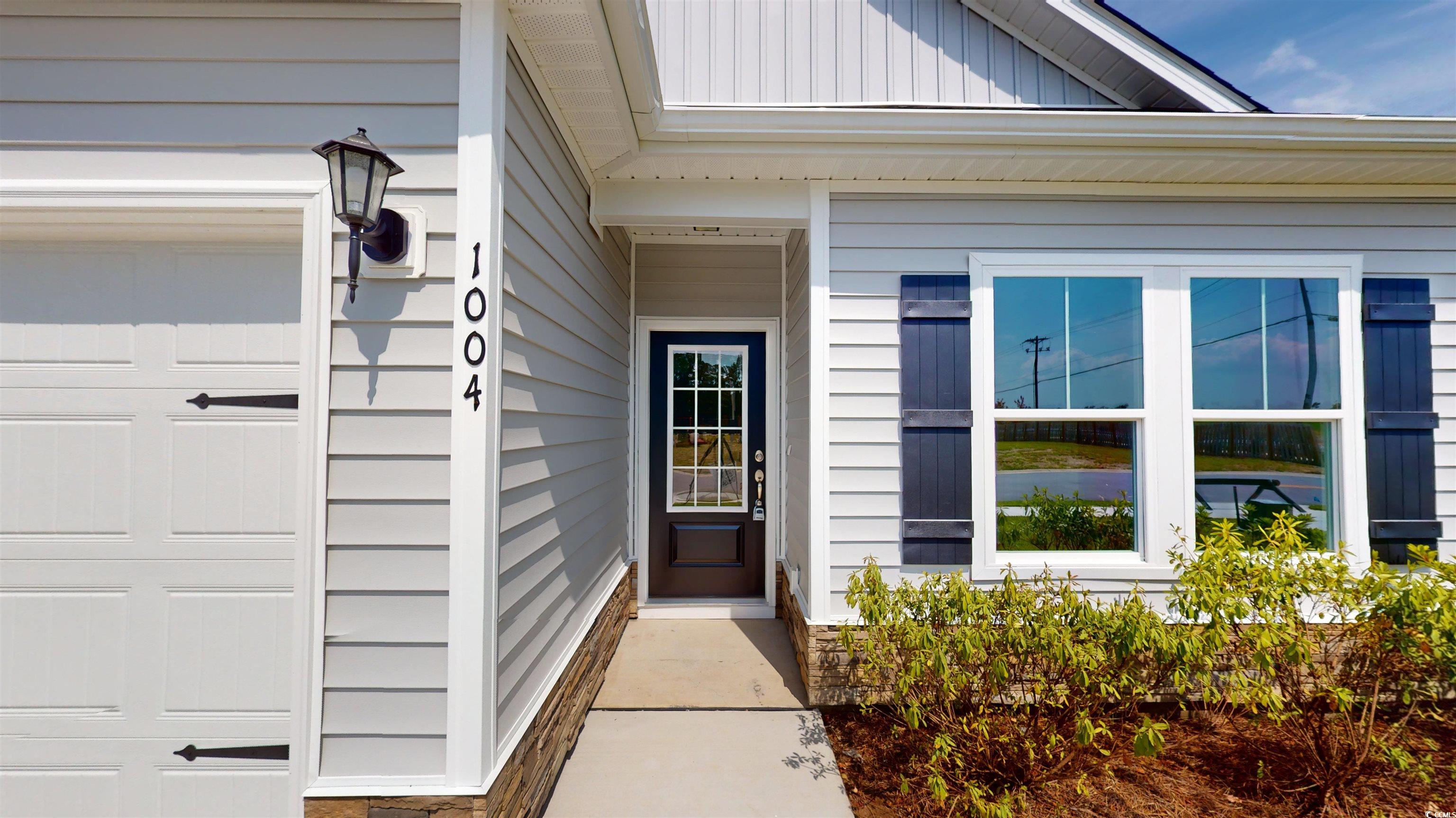 1052 Moen Loop Property Photo 4