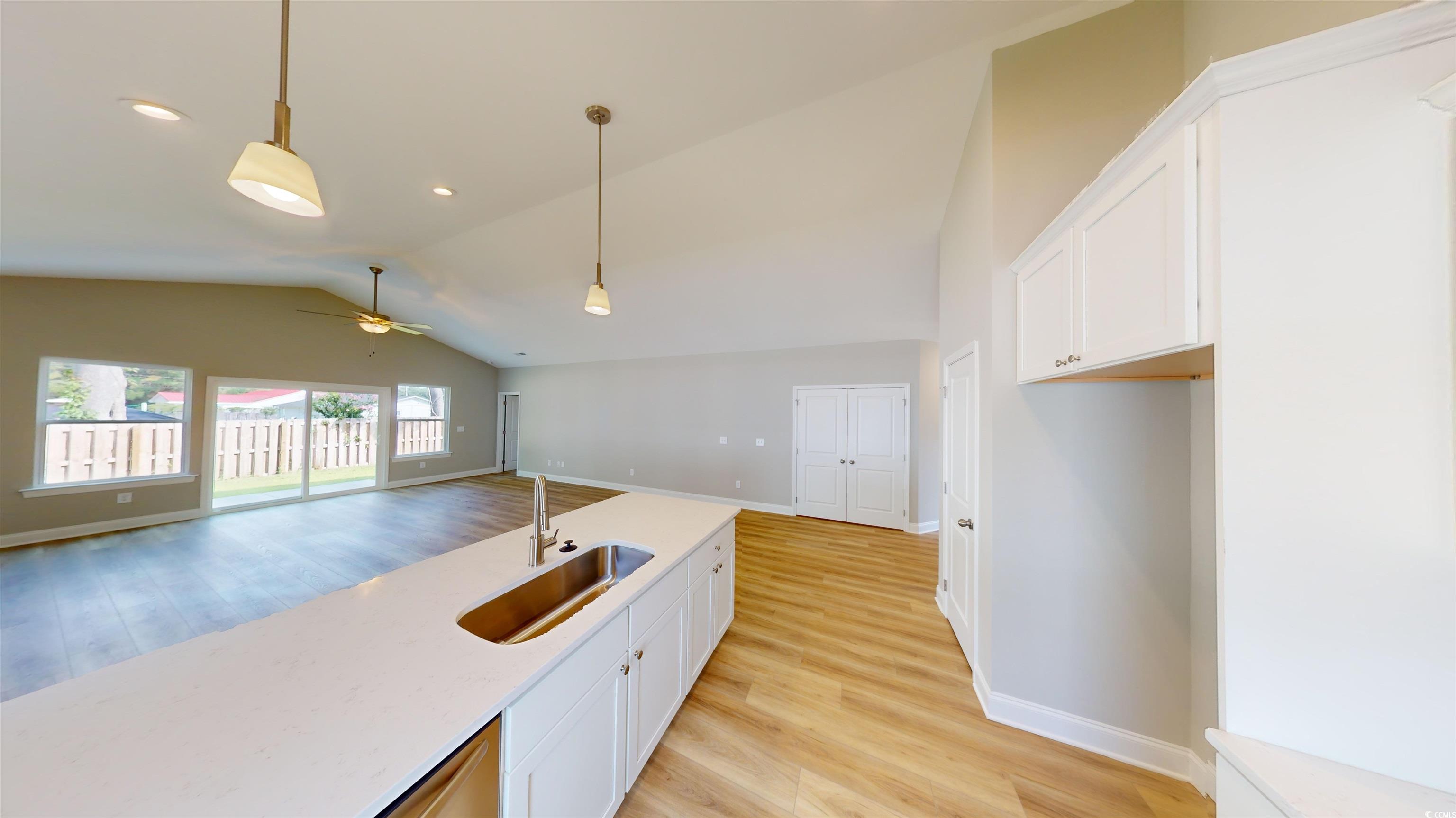 1052 Moen Loop Property Photo 12