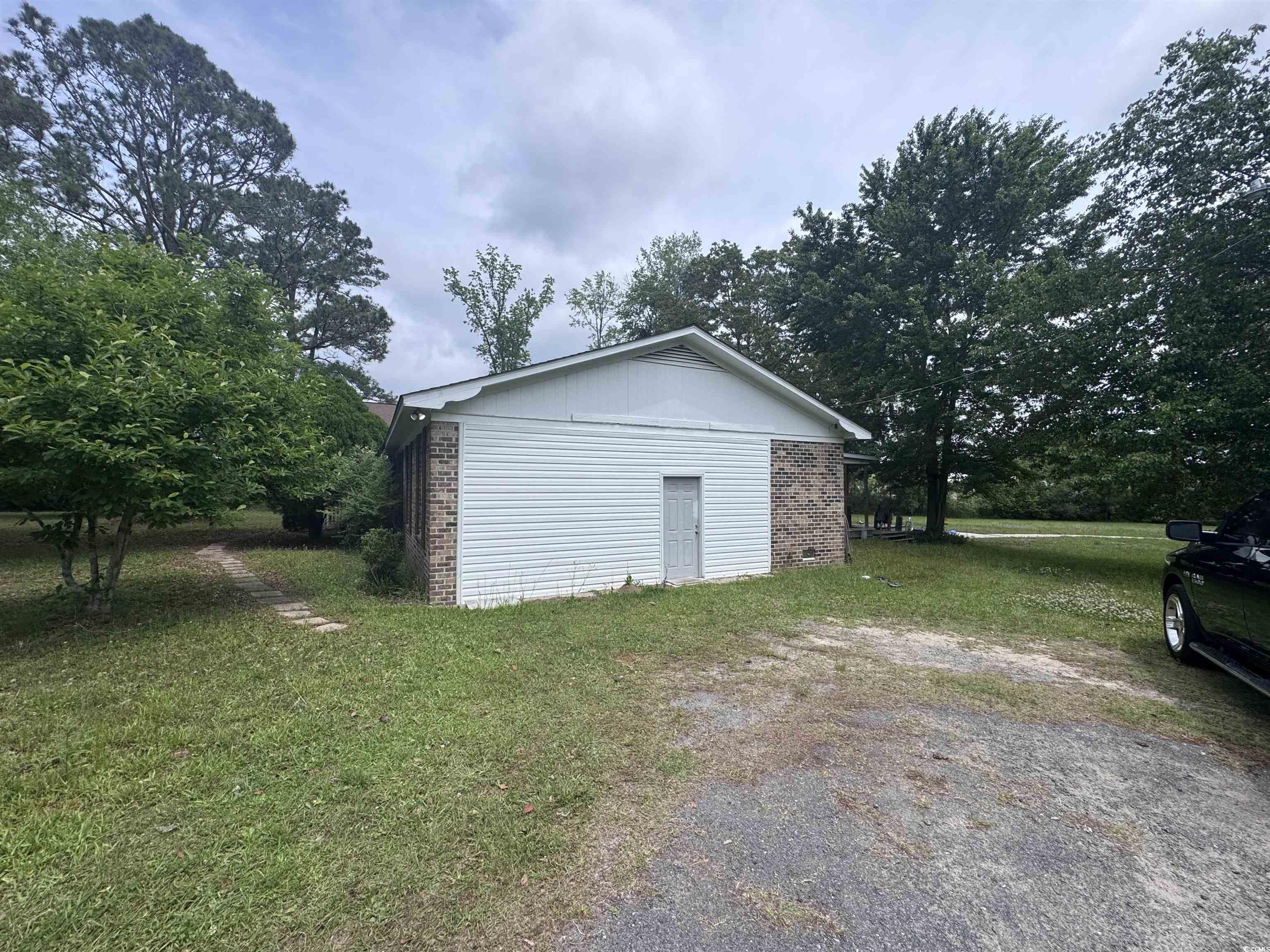 2560 Wise Rd. Property Photo 3