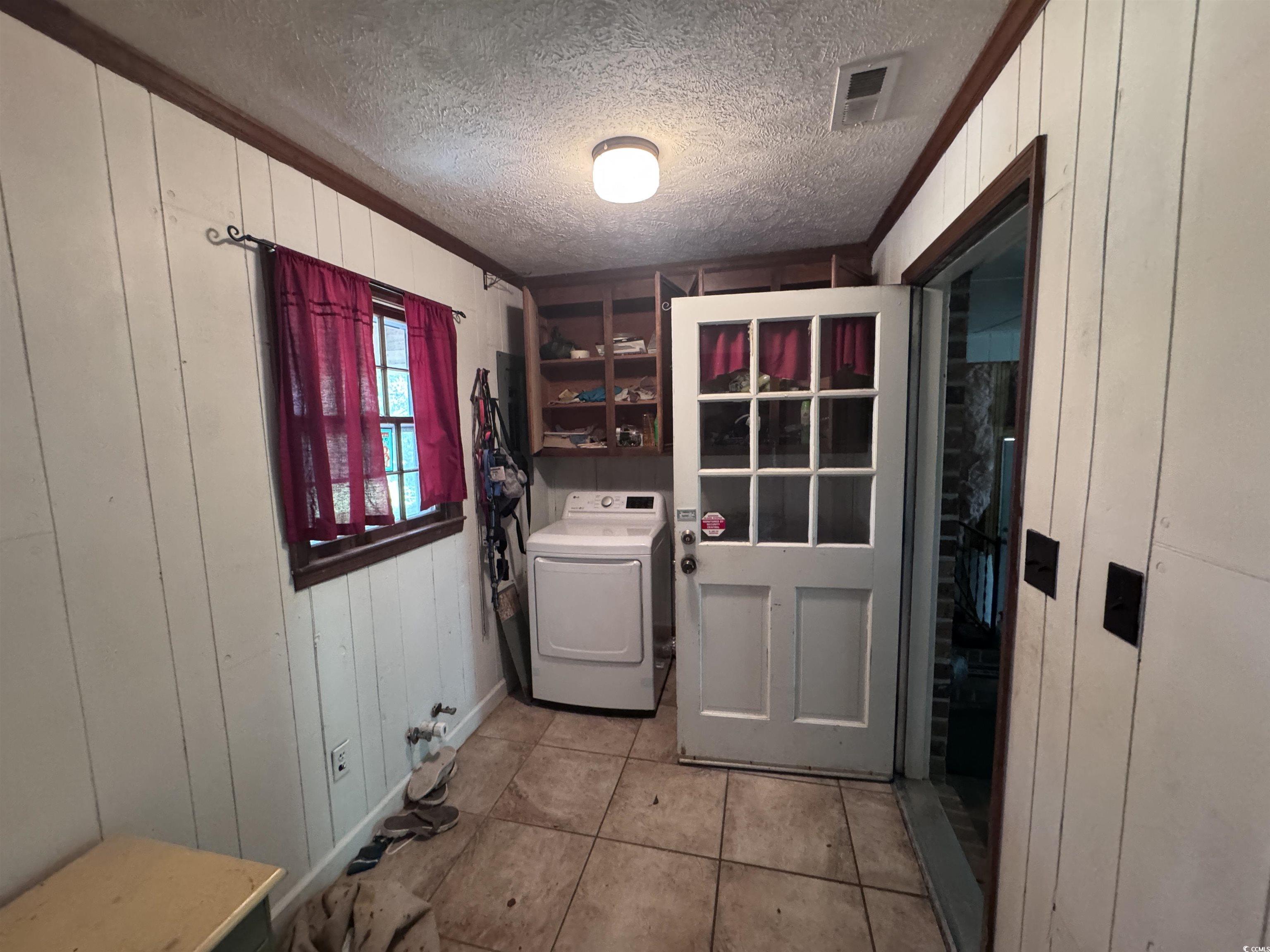 2560 Wise Rd. Property Photo 14