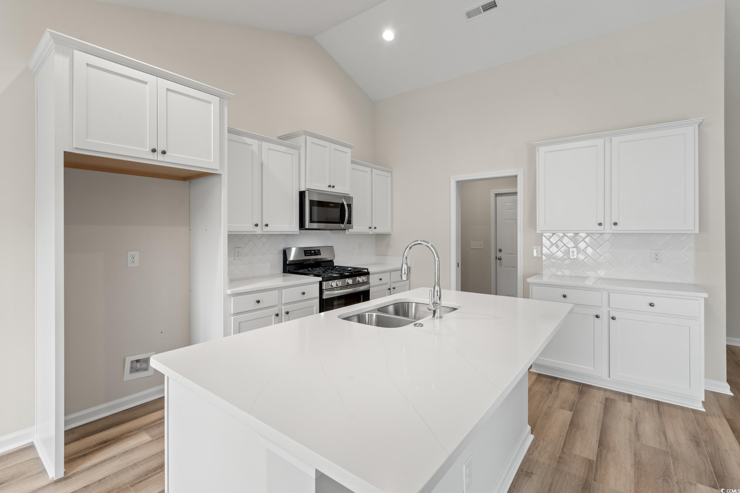 116 Old Chimney Ln Property Photo 5