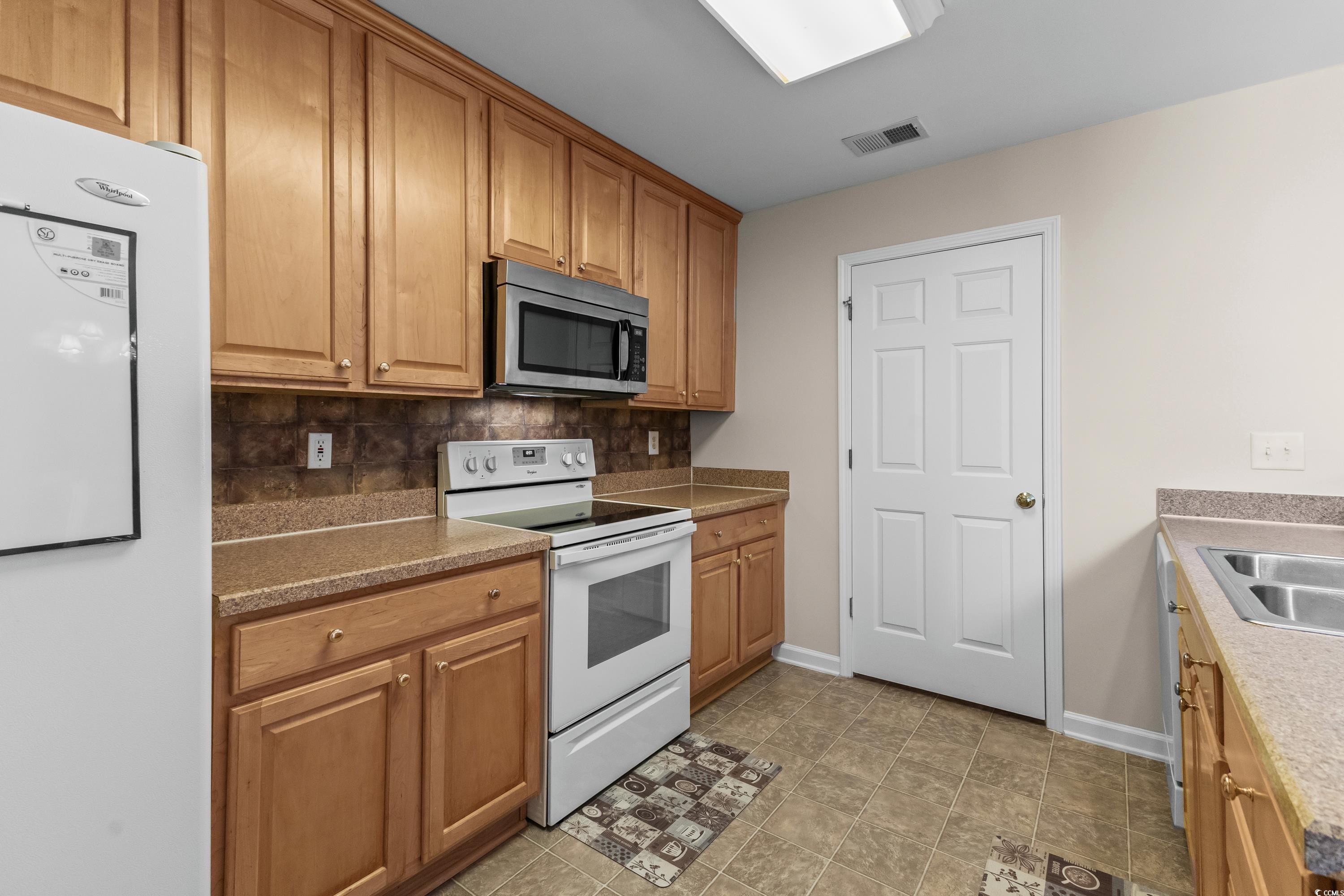1004 Harvester Circle Property Photo 5