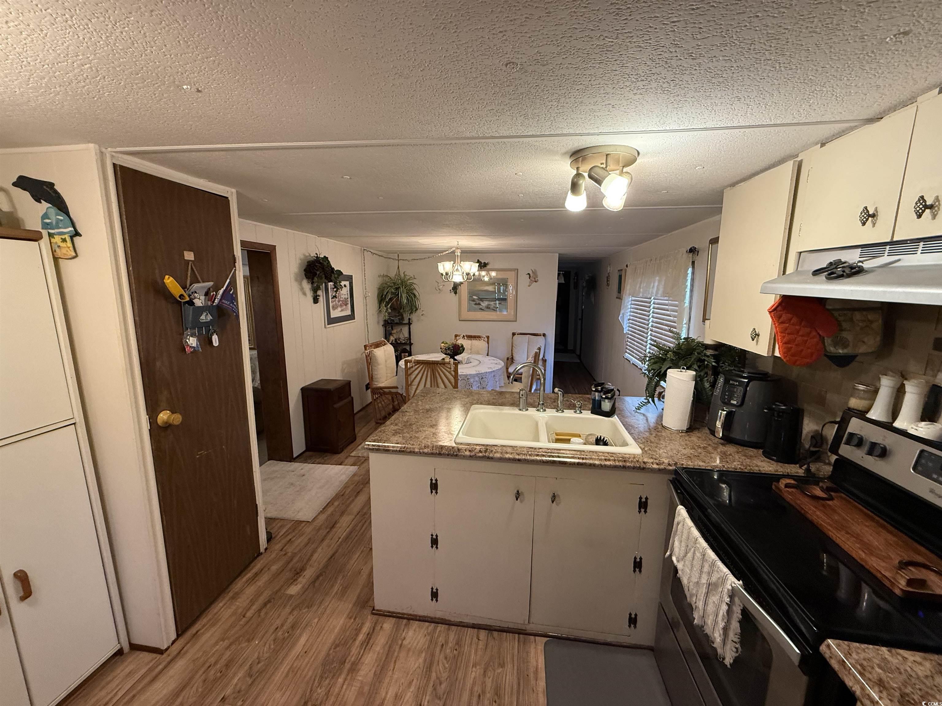 246 Comanche Dr. Property Photo 3