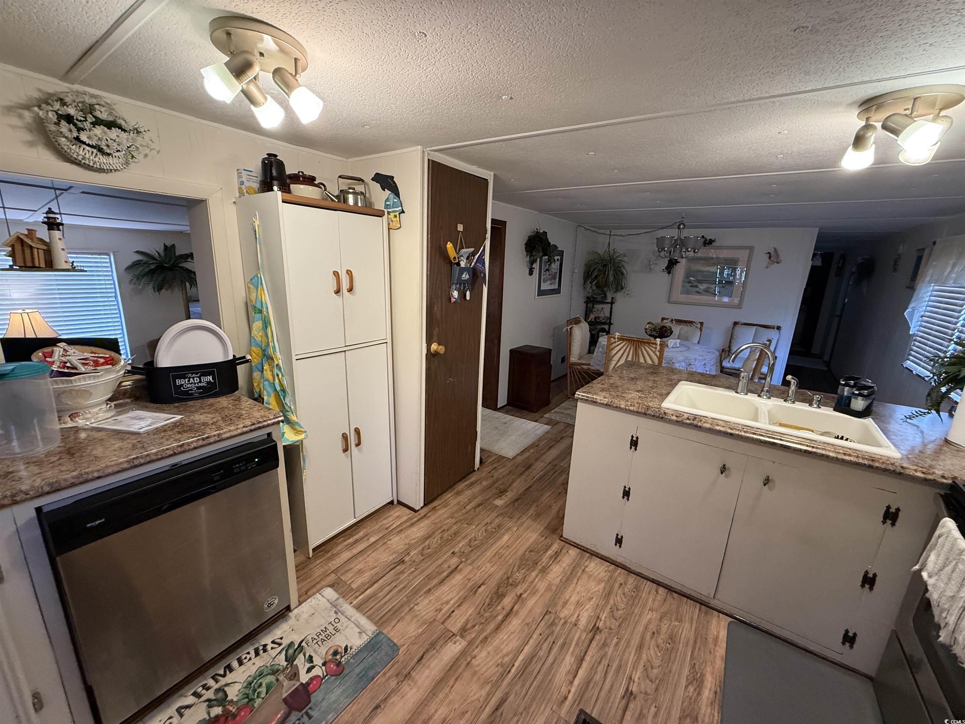 246 Comanche Dr. Property Photo 14