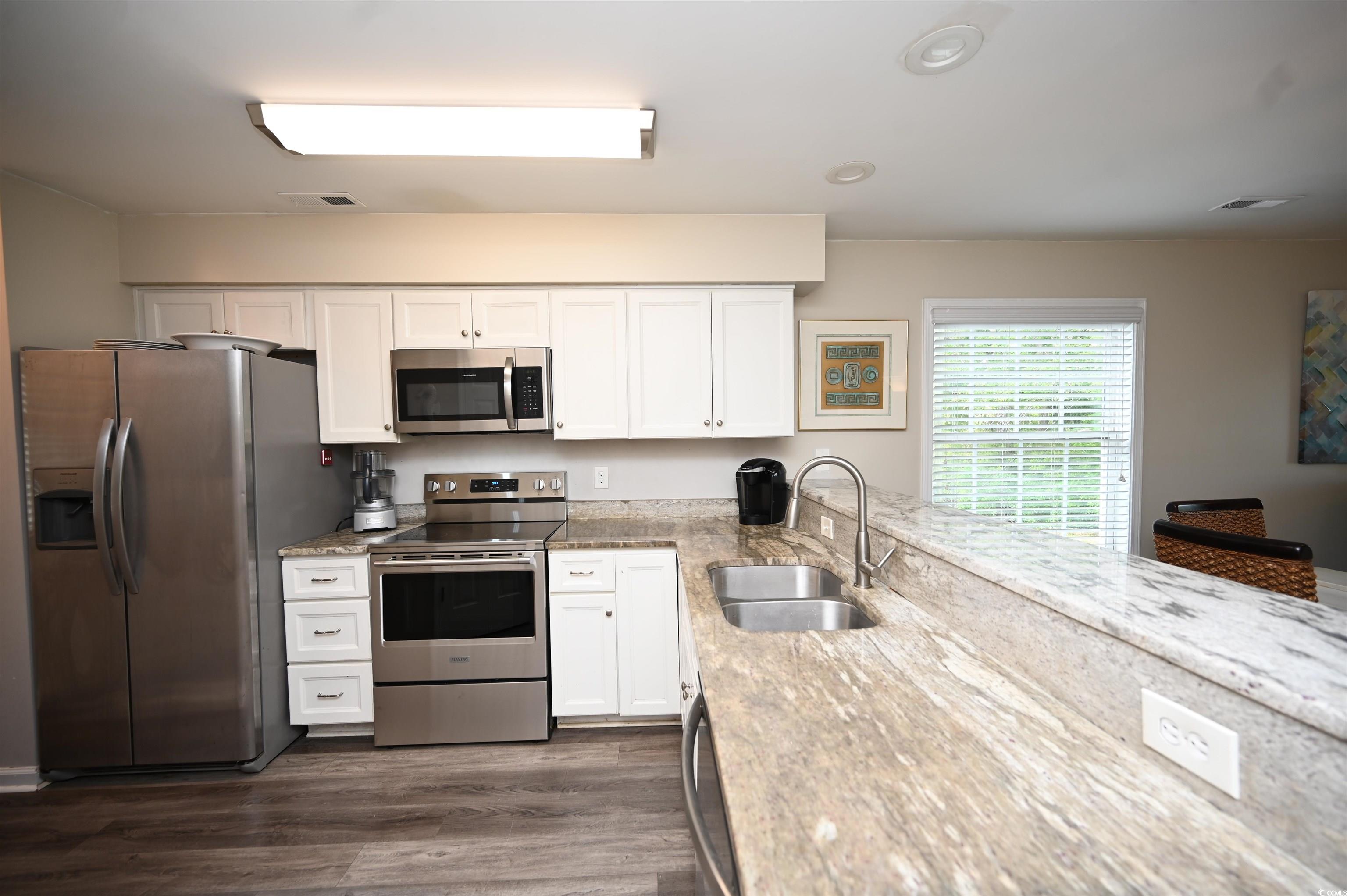 649 Tupelo Ln. Property Photo 2