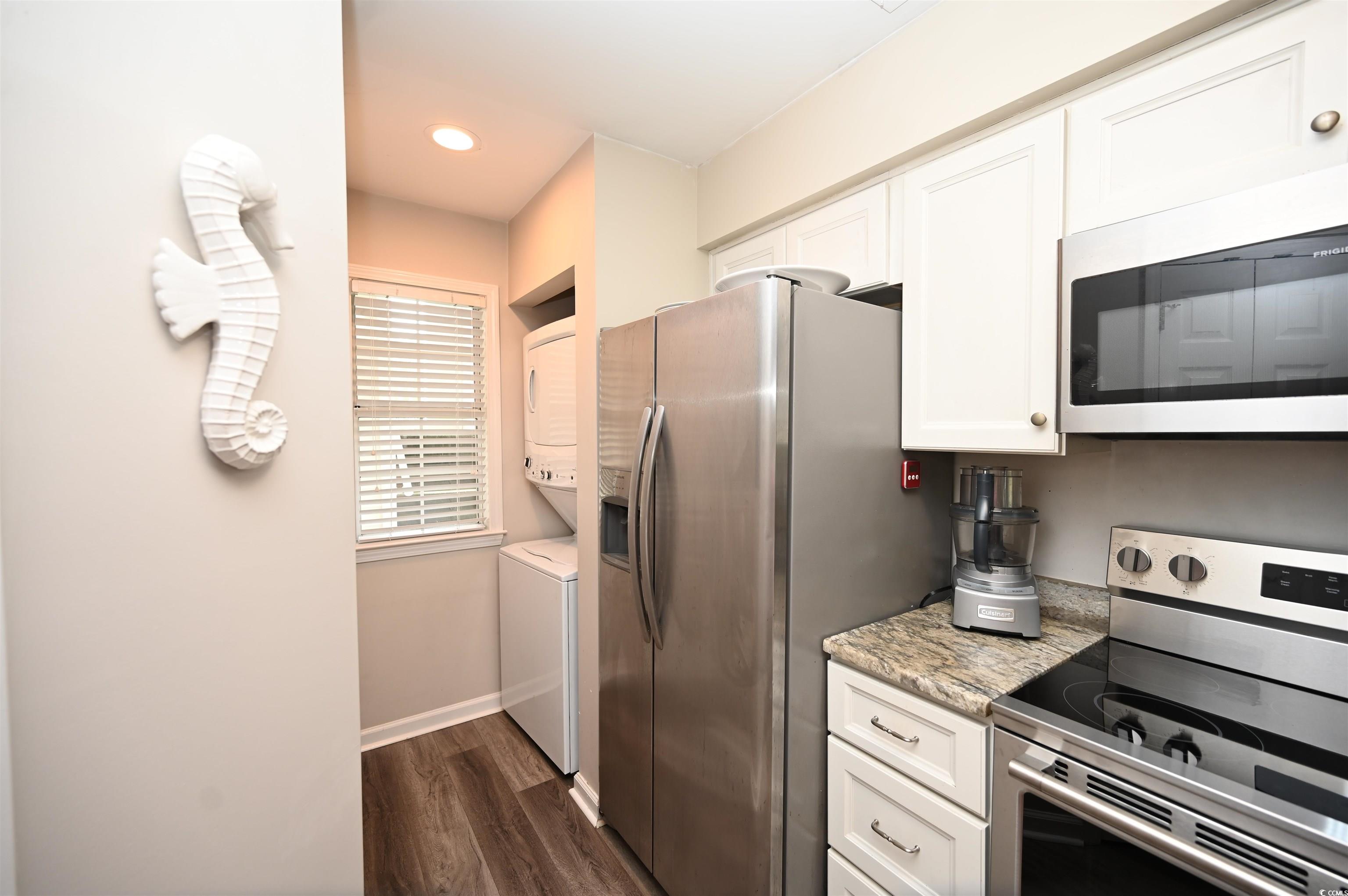 649 Tupelo Ln. Property Photo 6