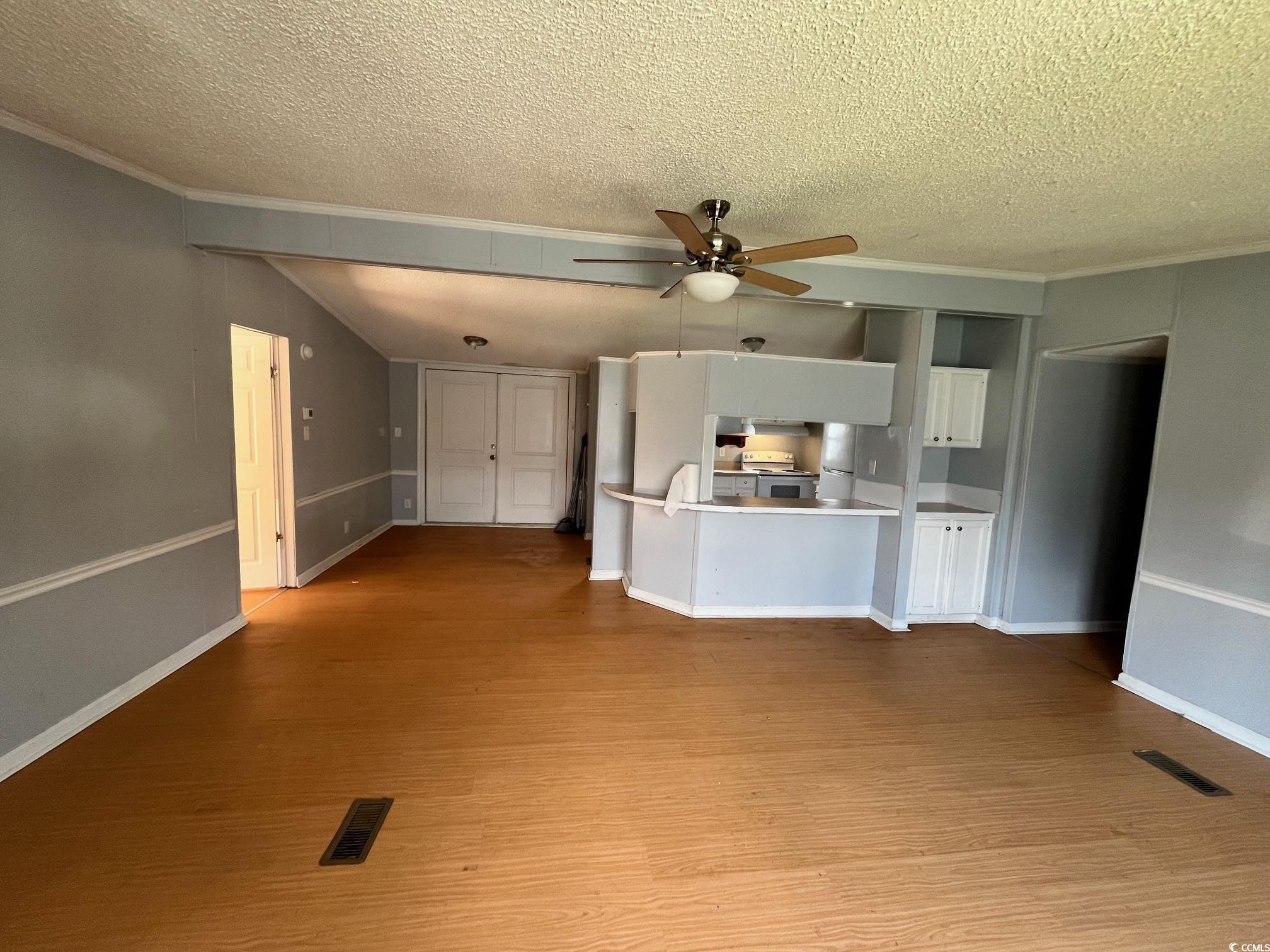 3802 Stern Dr. Property Photo 6