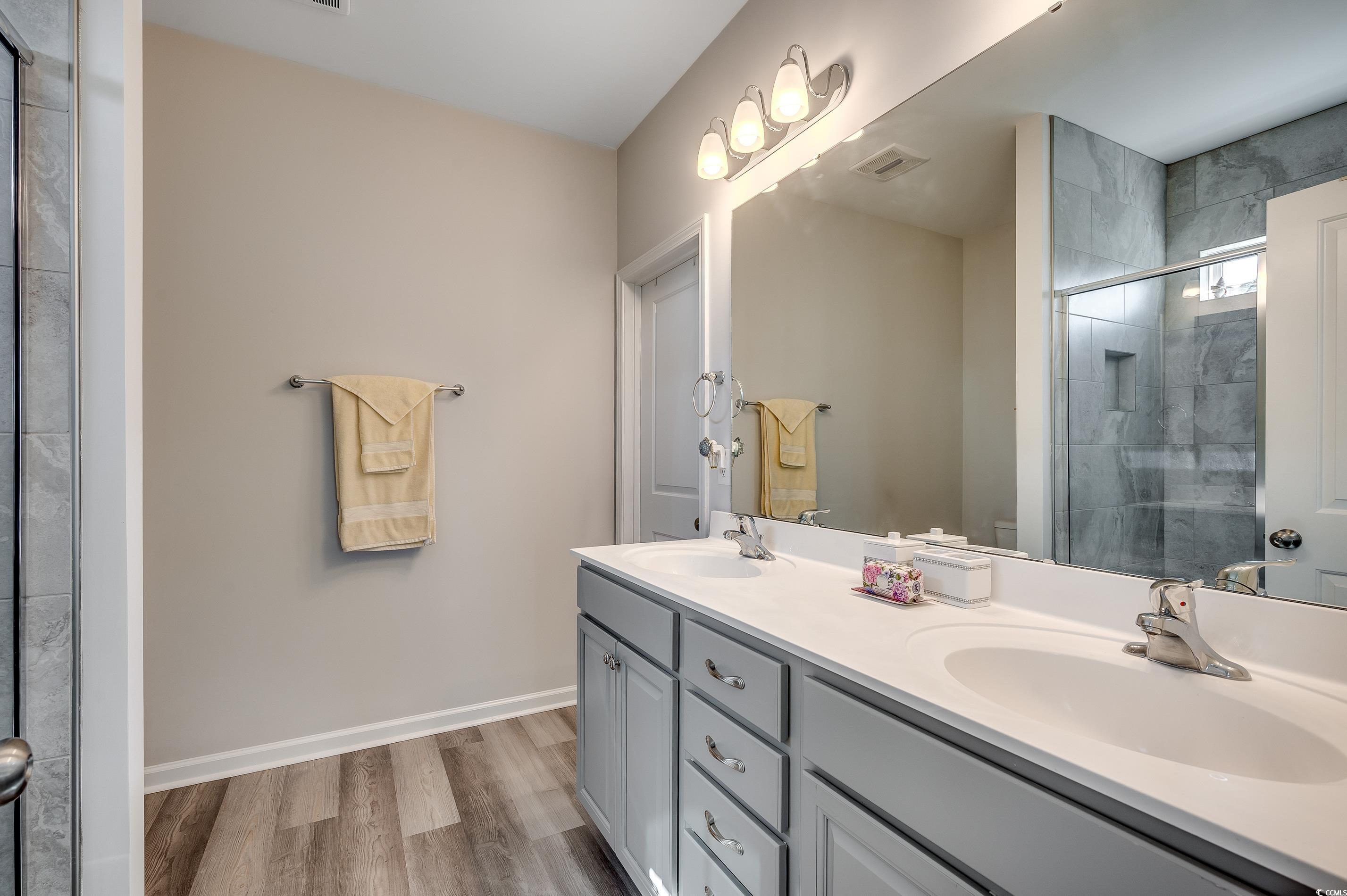 5077 Gladstone Dr Property Photo 15