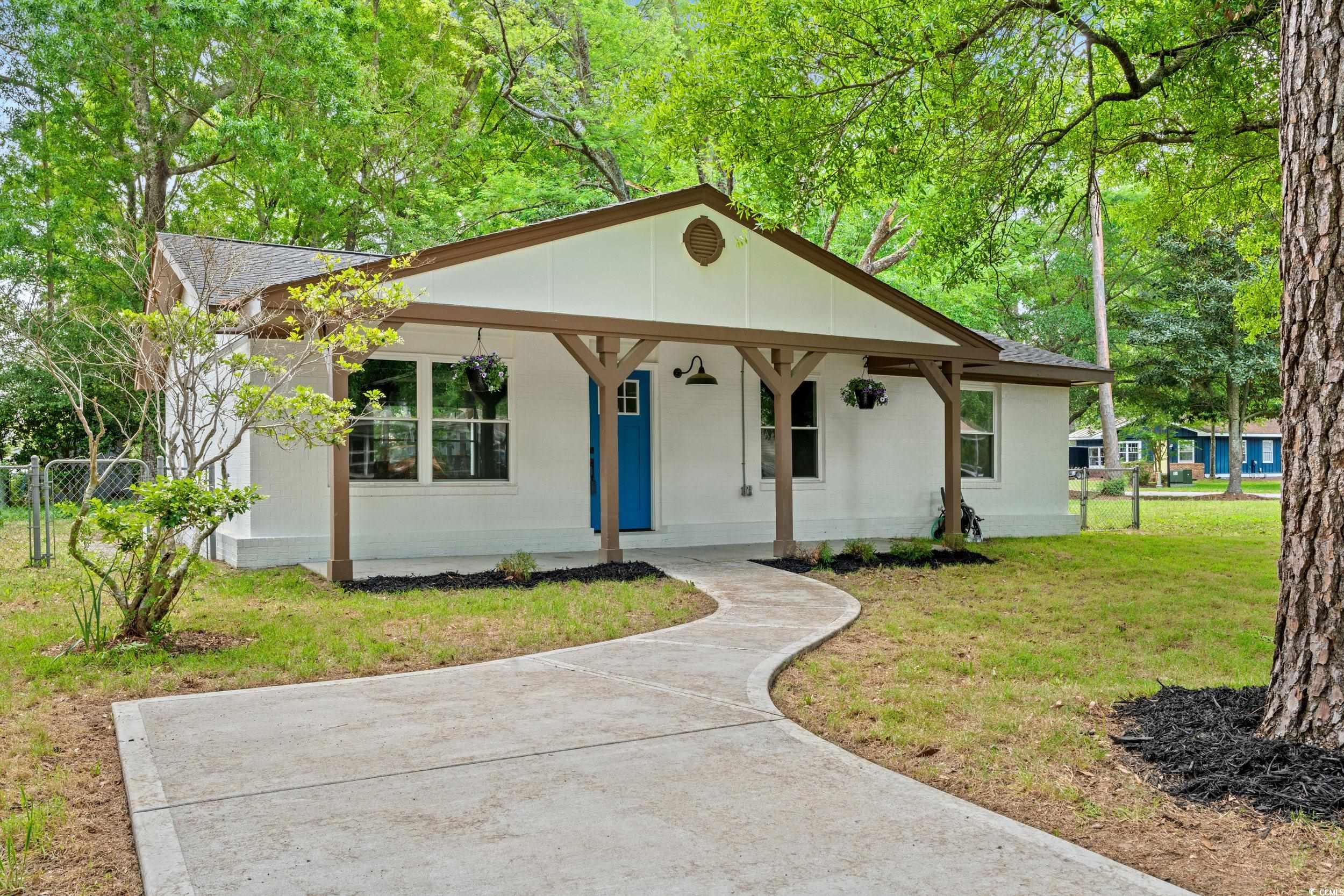 421 Villa Woods Dr. Property Photo 2