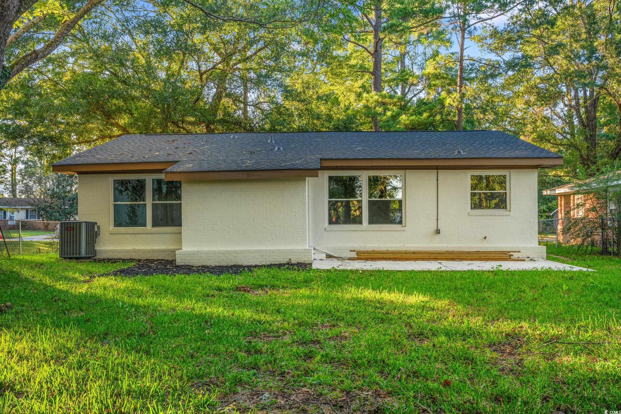 421 Villa Woods Dr. Property Photo 5