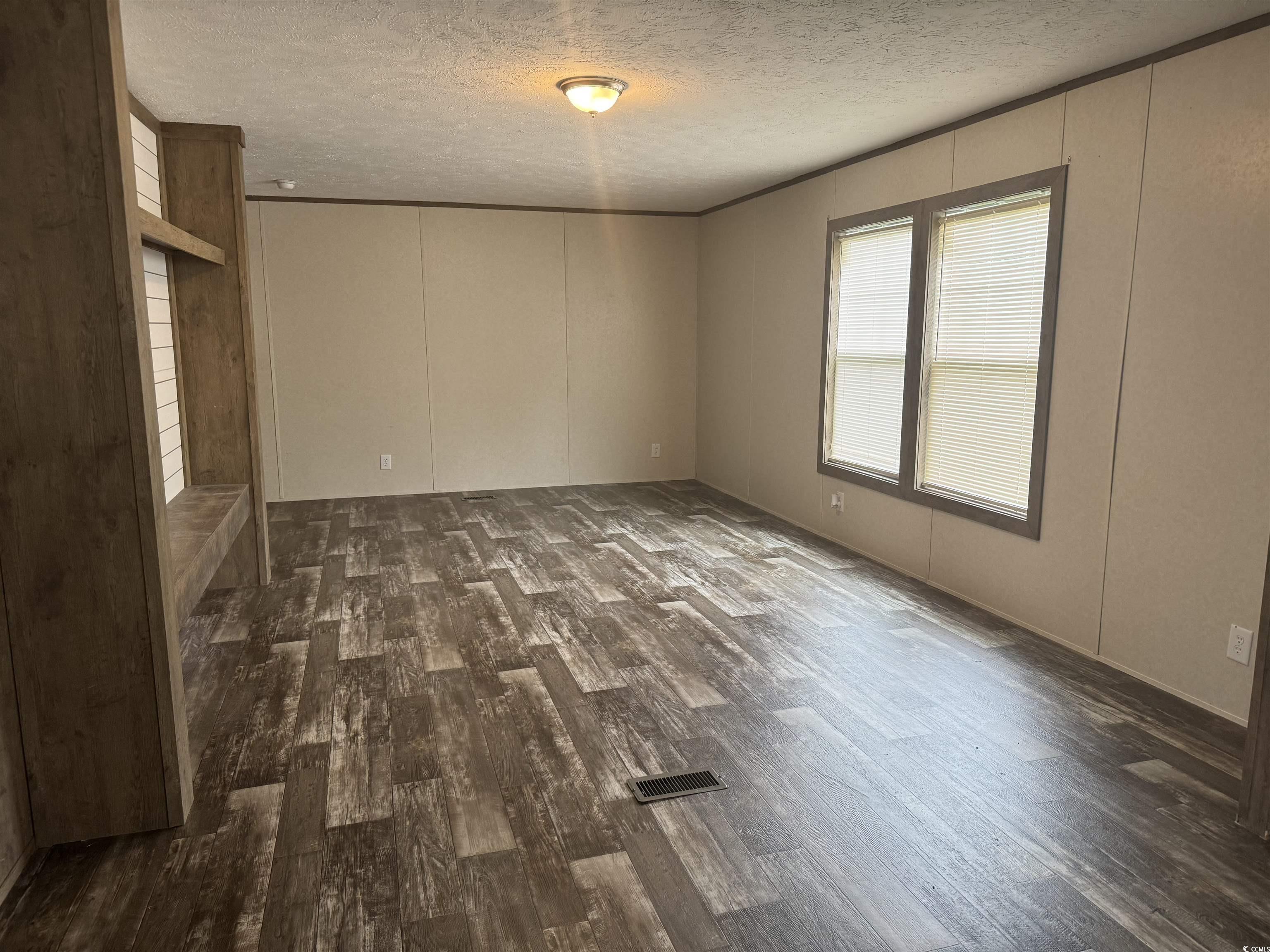 85 Fyffe Ct. Property Photo 5