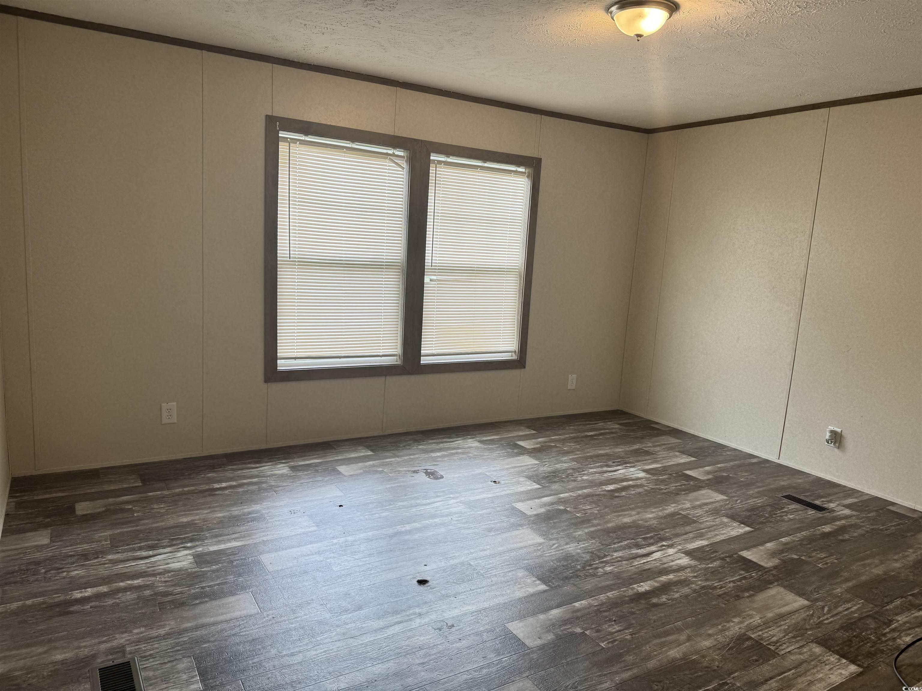85 Fyffe Ct. Property Photo 10