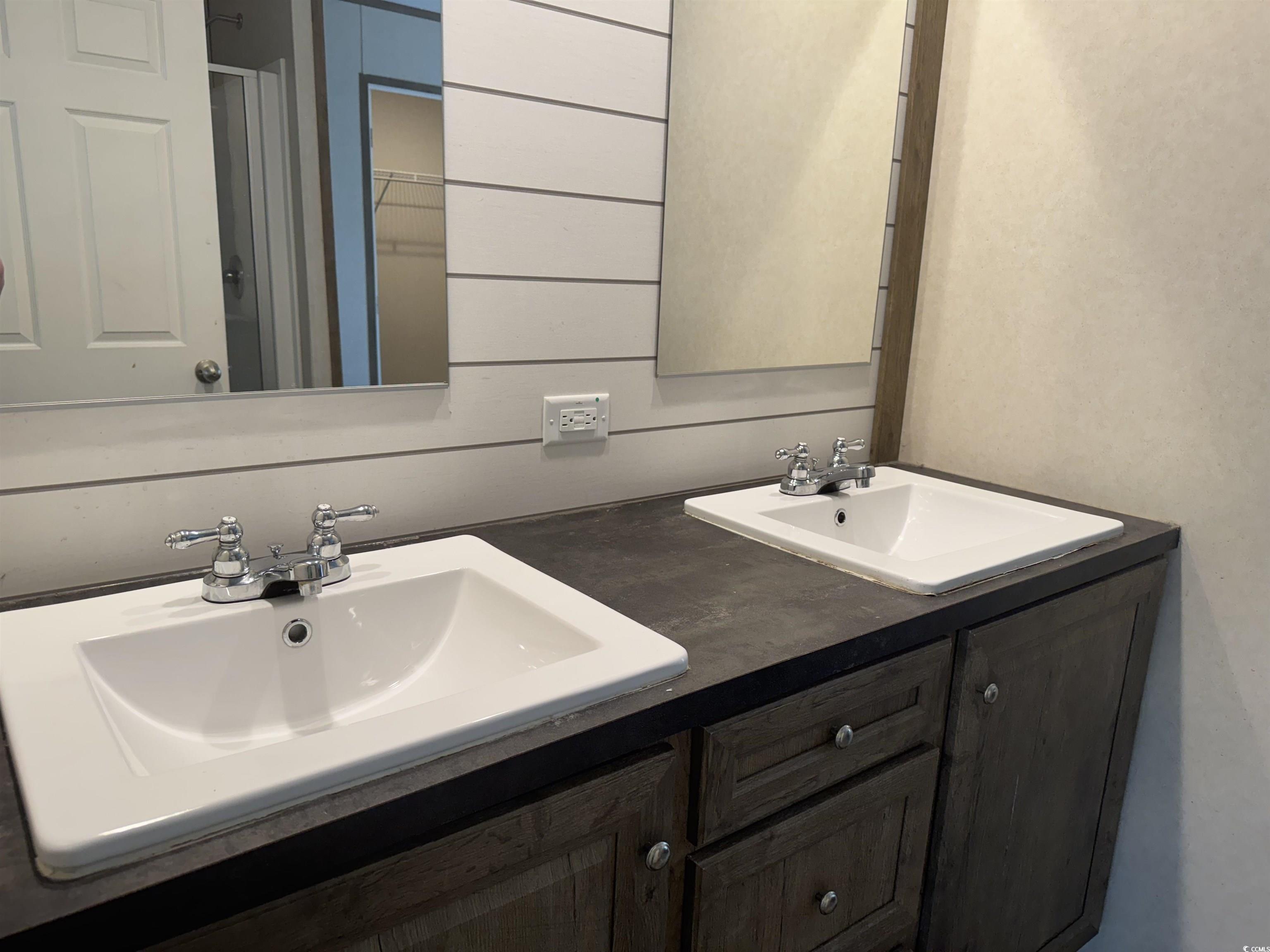 85 Fyffe Ct. Property Photo 11