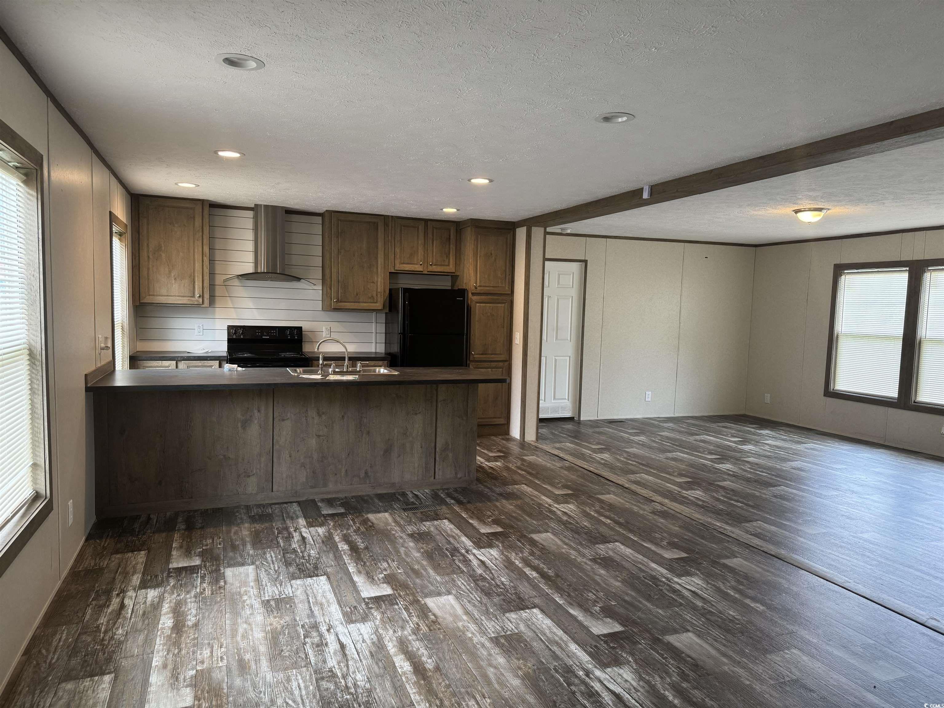 85 Fyffe Ct. Property Photo 17