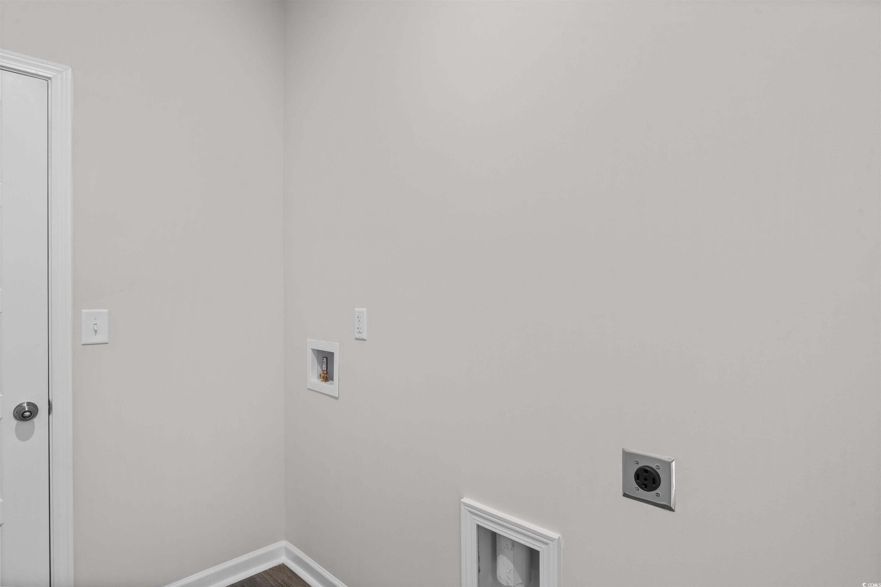 1043 Sentinel Ct. Property Photo 3