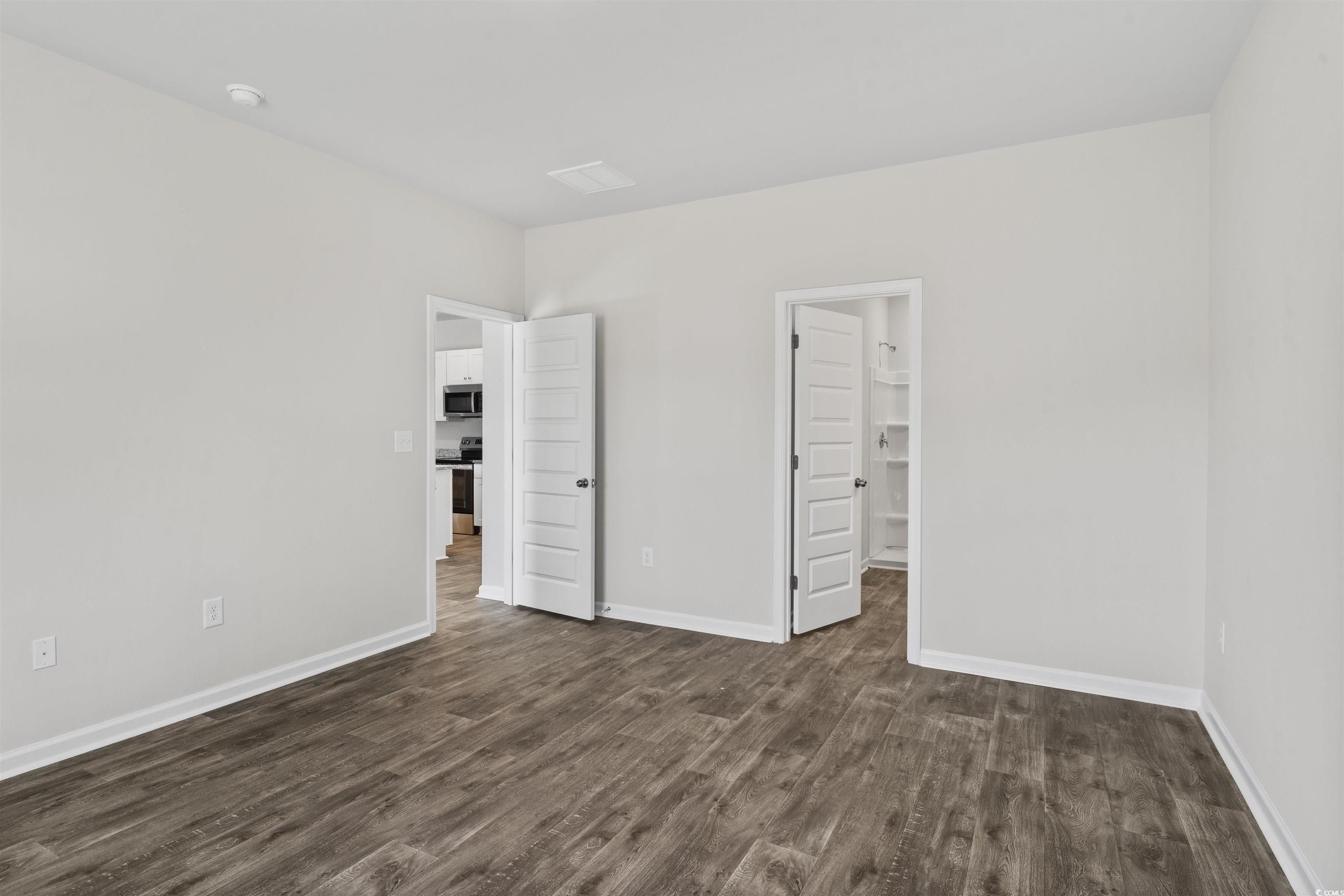 1043 Sentinel Ct. Property Photo 4