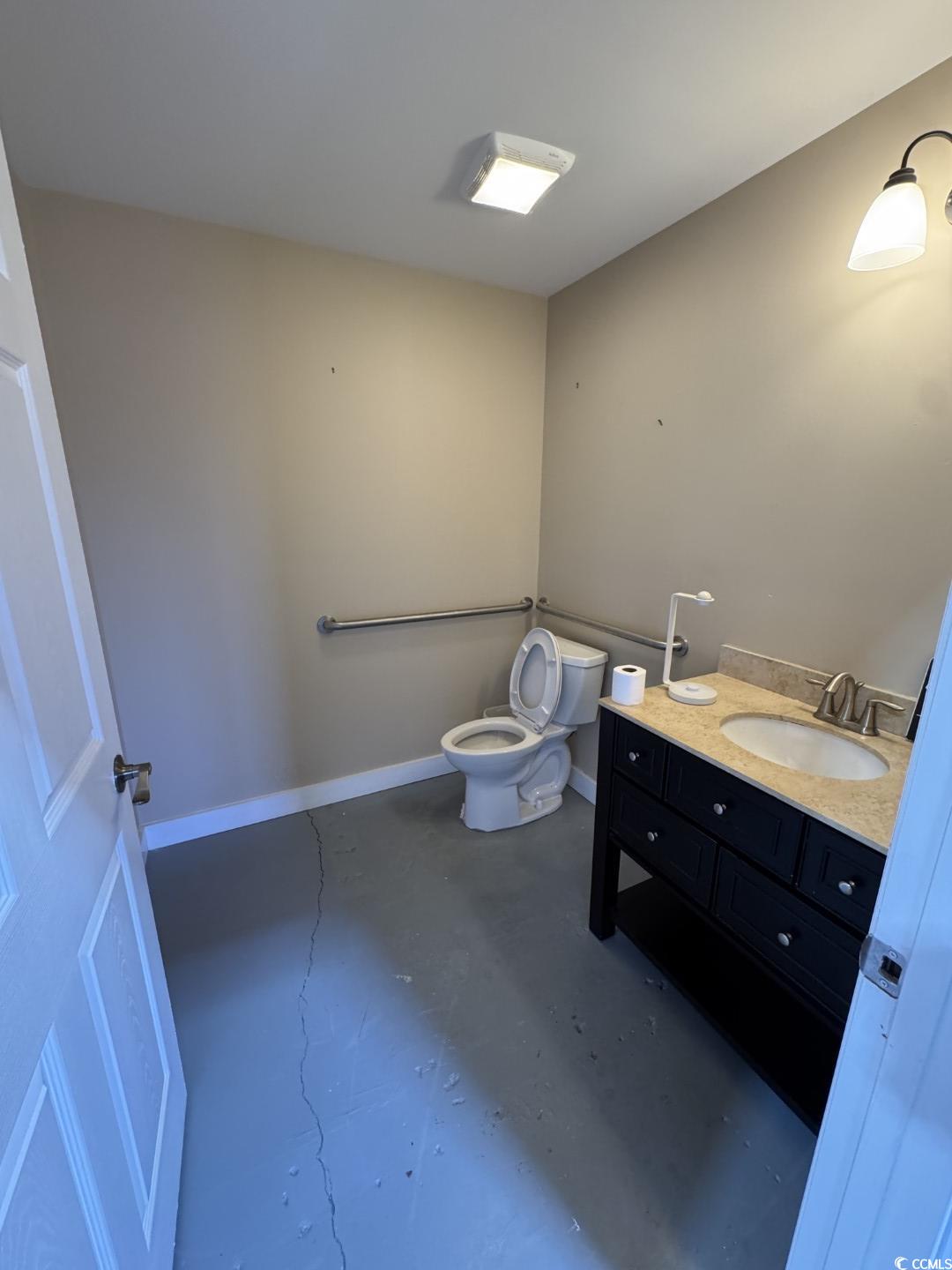 640 Sandy Ln. Property Photo 4