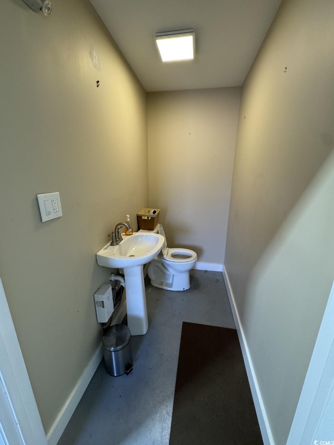 640 Sandy Ln. Property Photo 5